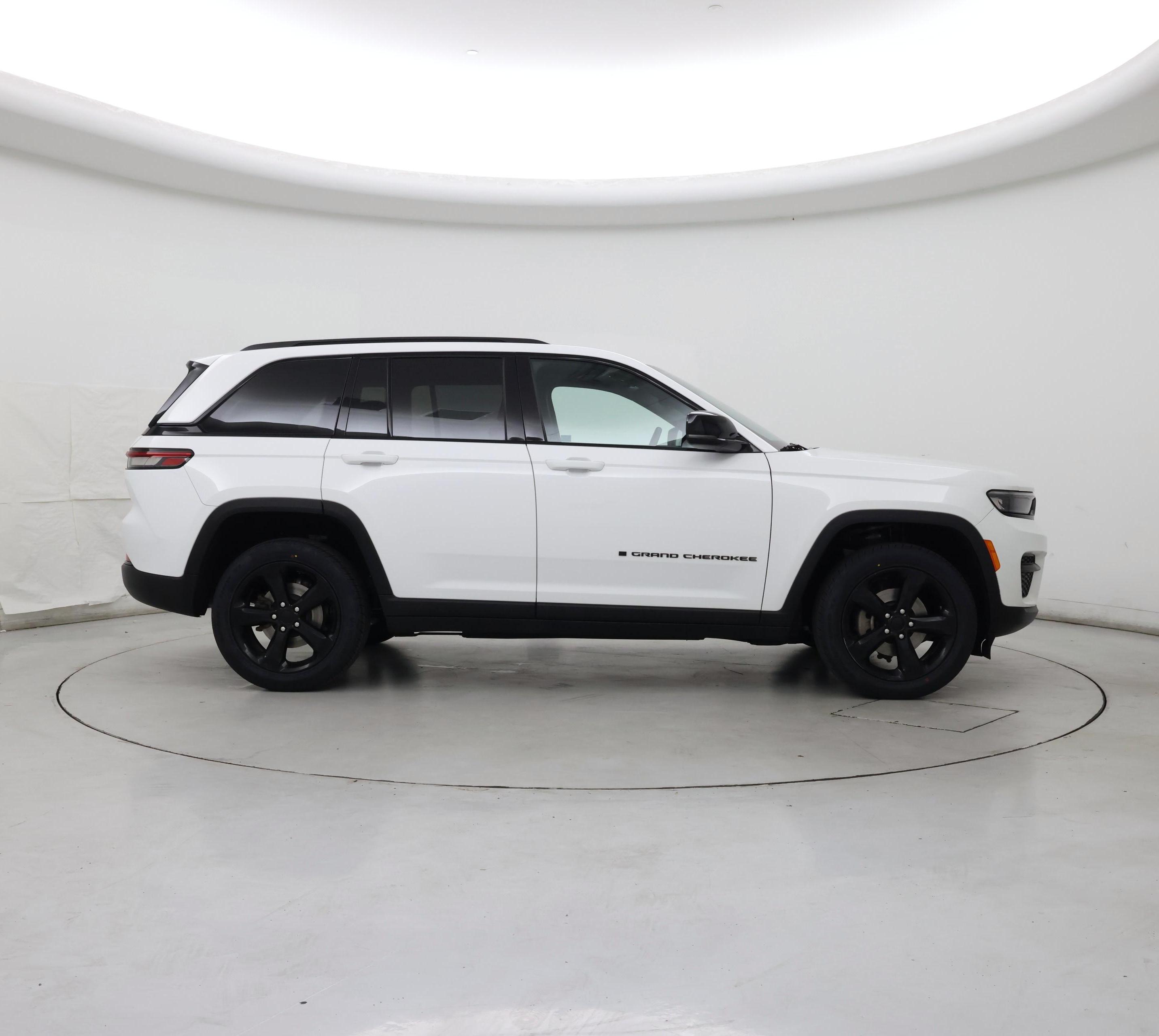 Thumbnail: 2023 Jeep Grand Cherokee - 7
