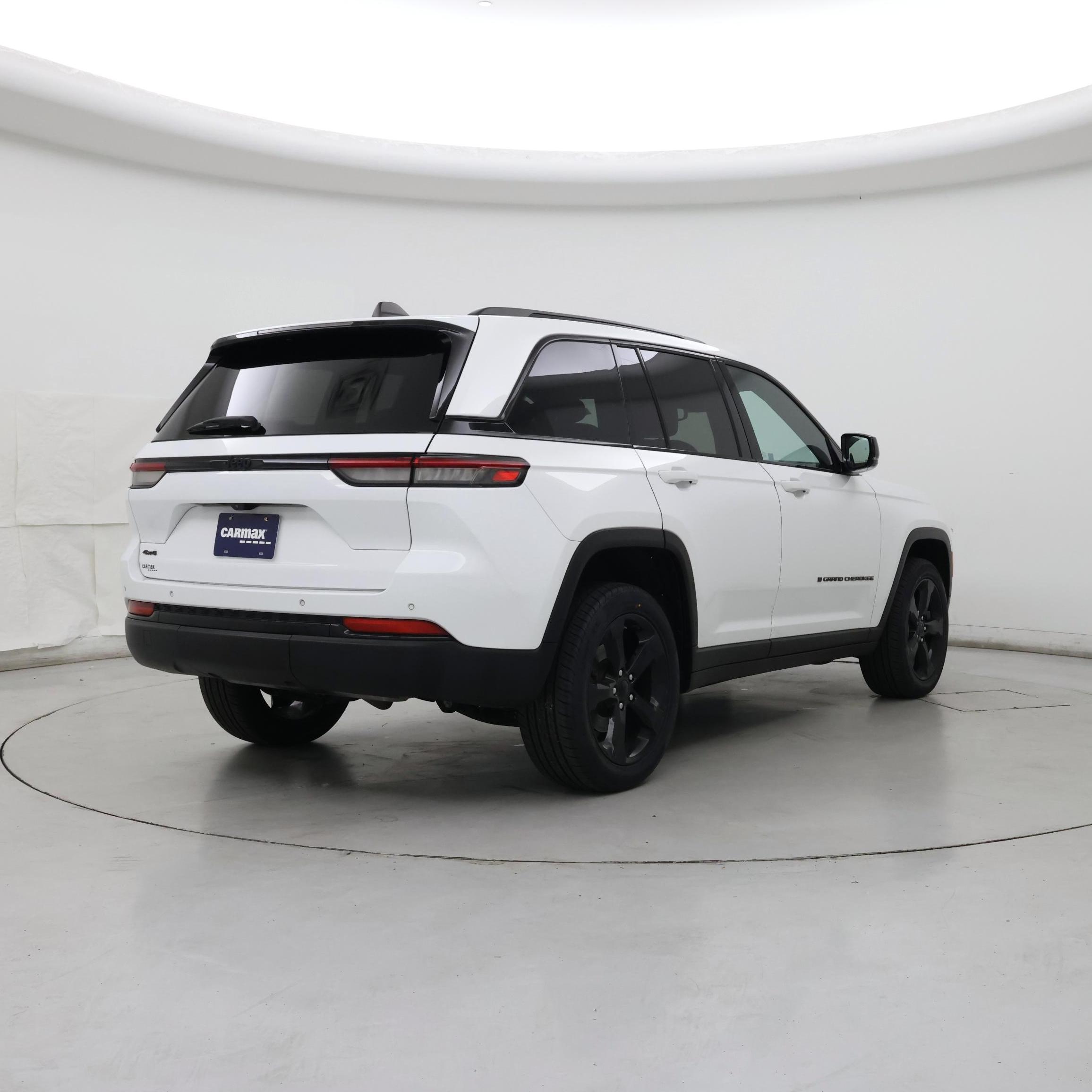 Thumbnail: 2023 Jeep Grand Cherokee - 8