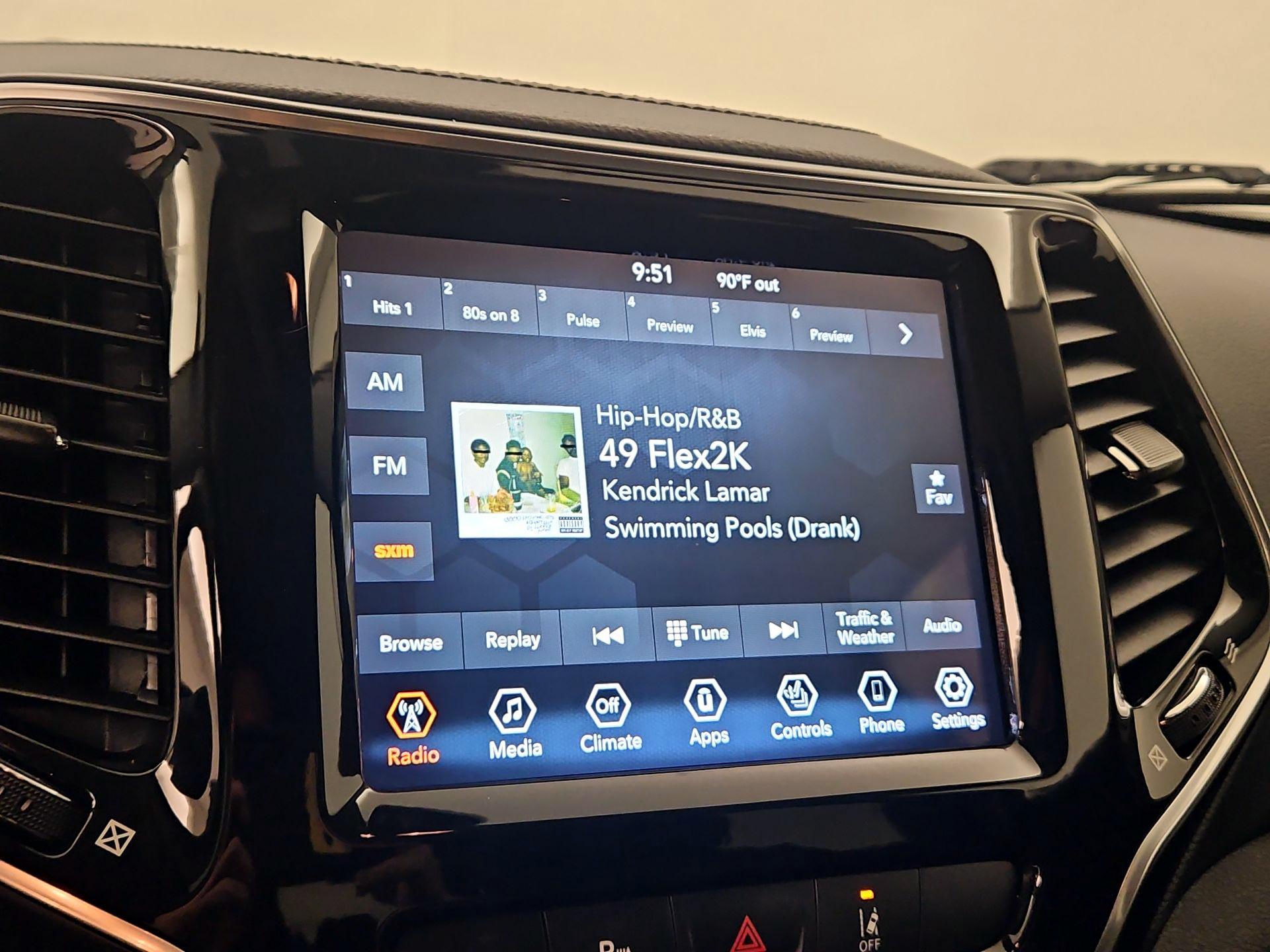 Thumbnail: 2021 Jeep Cherokee - 15
