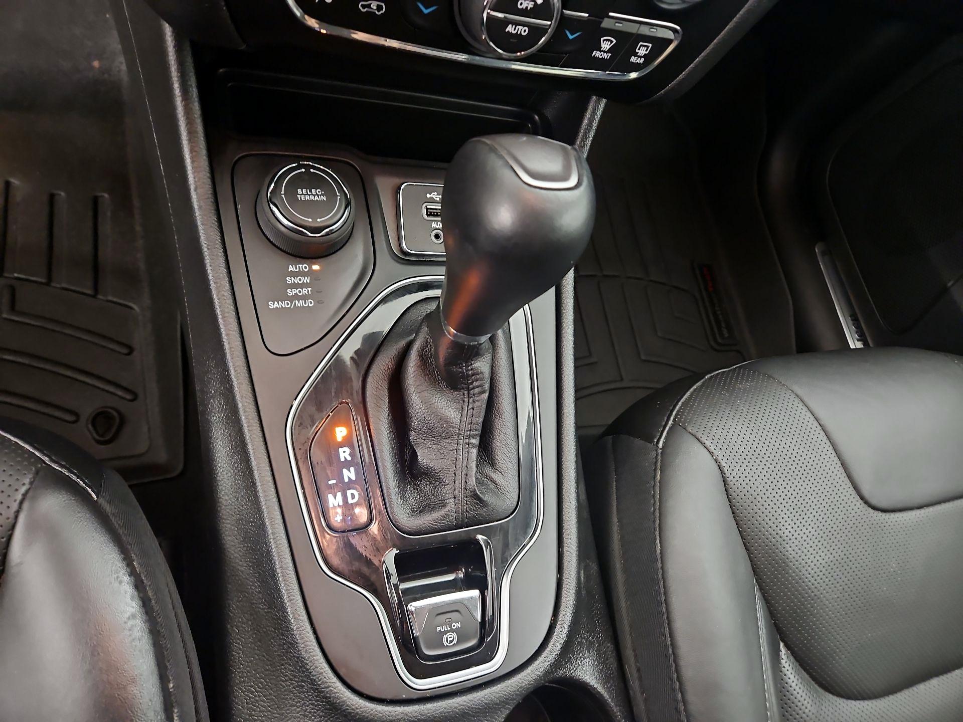 Thumbnail: 2021 Jeep Cherokee - 17