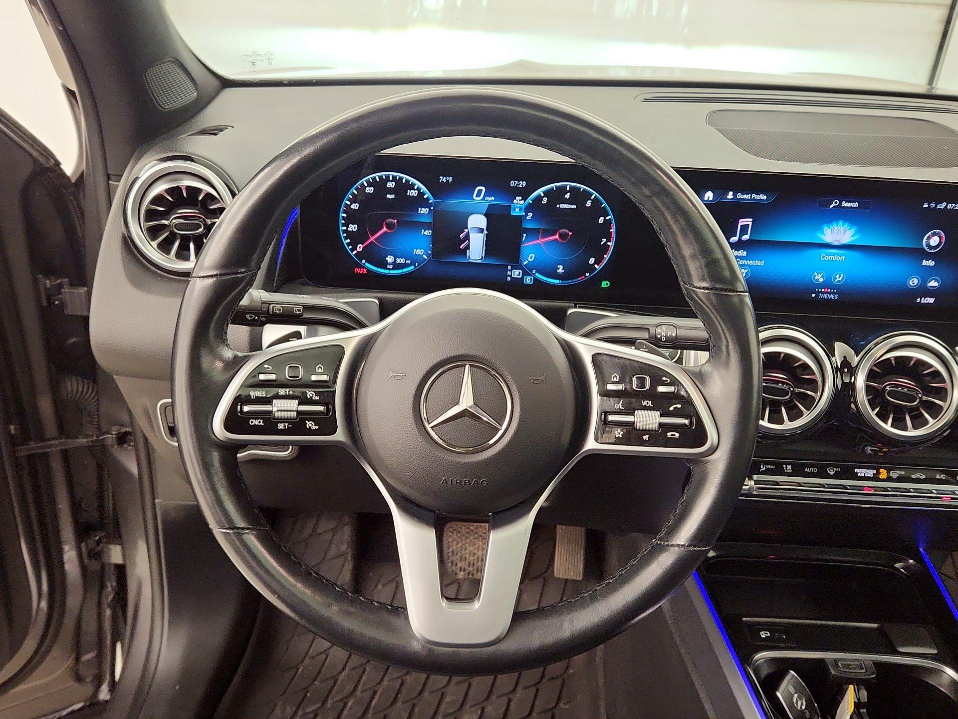 Thumbnail: 2023 Mercedes-Benz GLB - 10
