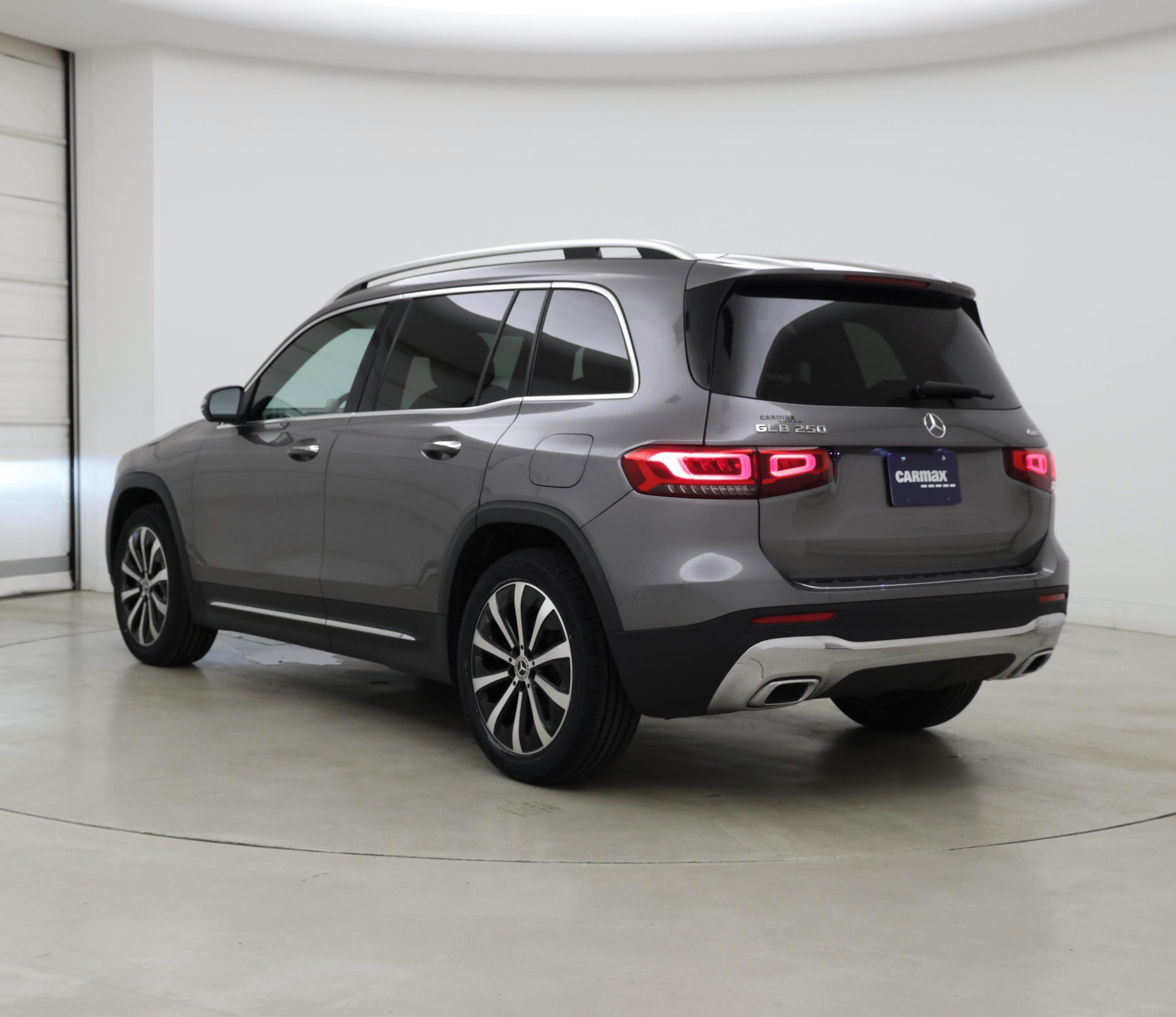 Thumbnail: 2023 Mercedes-Benz GLB - 2