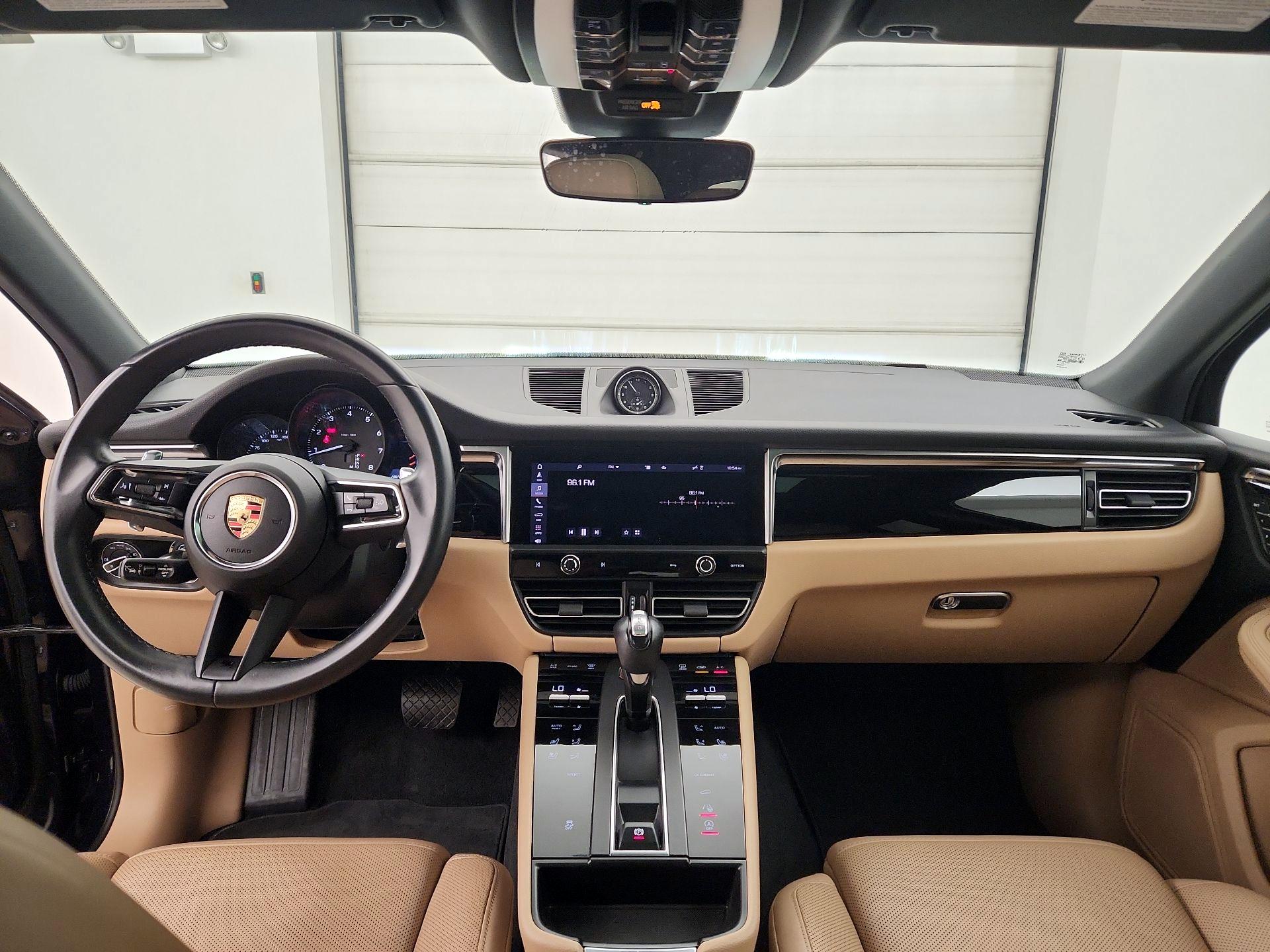 Thumbnail: 2023 Porsche Macan - 9