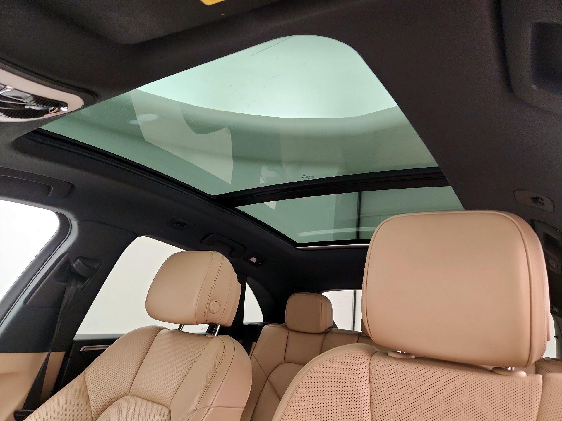 Thumbnail: 2023 Porsche Macan - 20