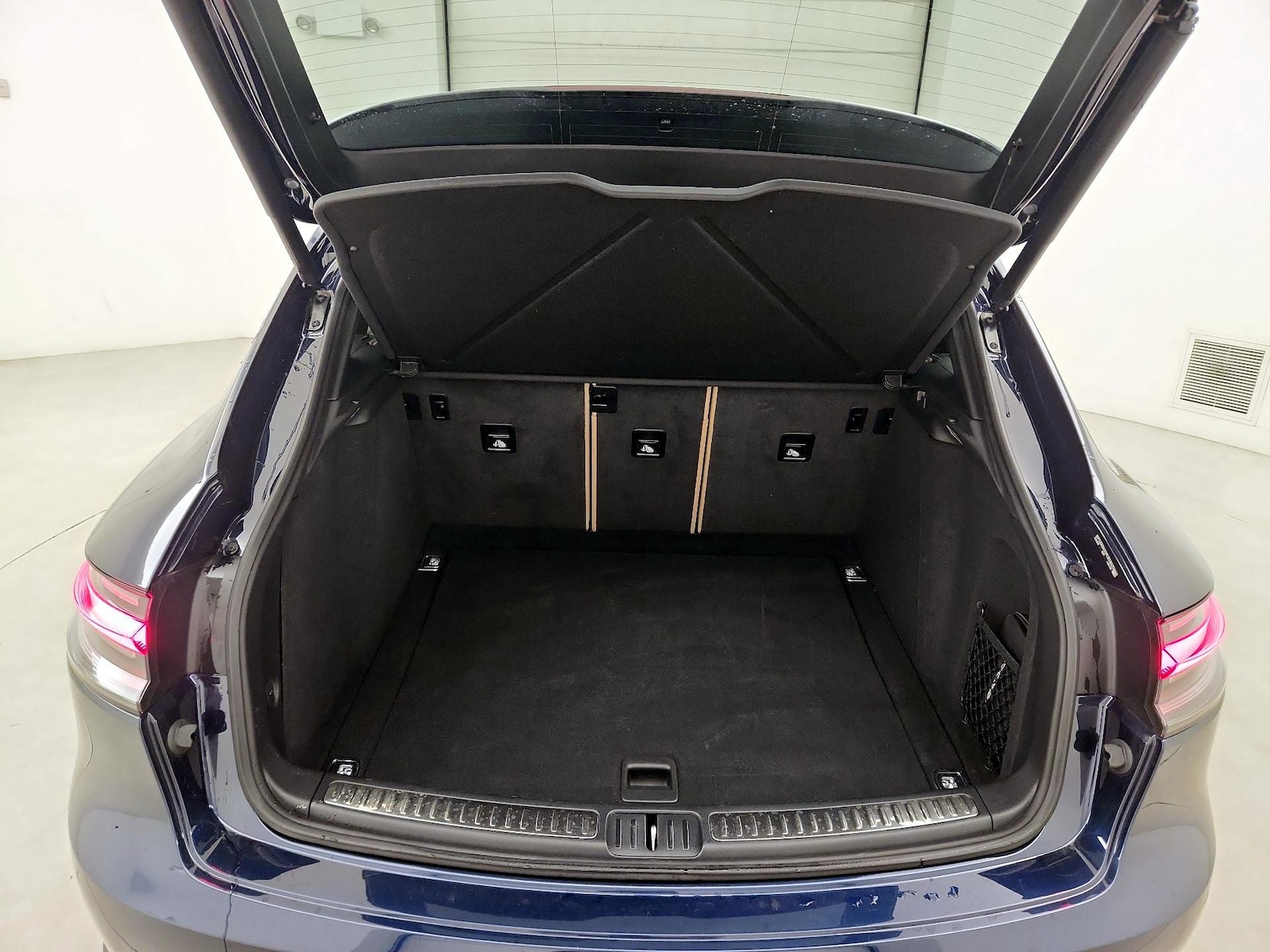 2023 Porsche Macan Base - Photo 23