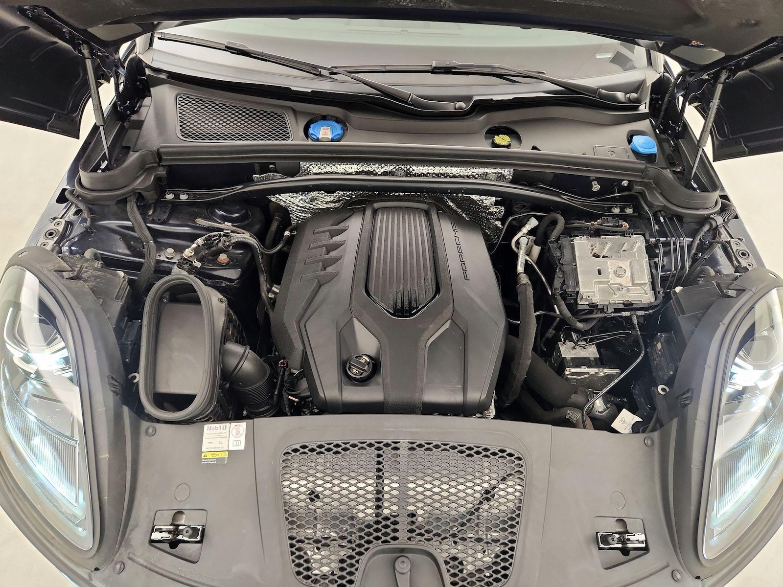 2023 Porsche Macan Base - Photo 24
