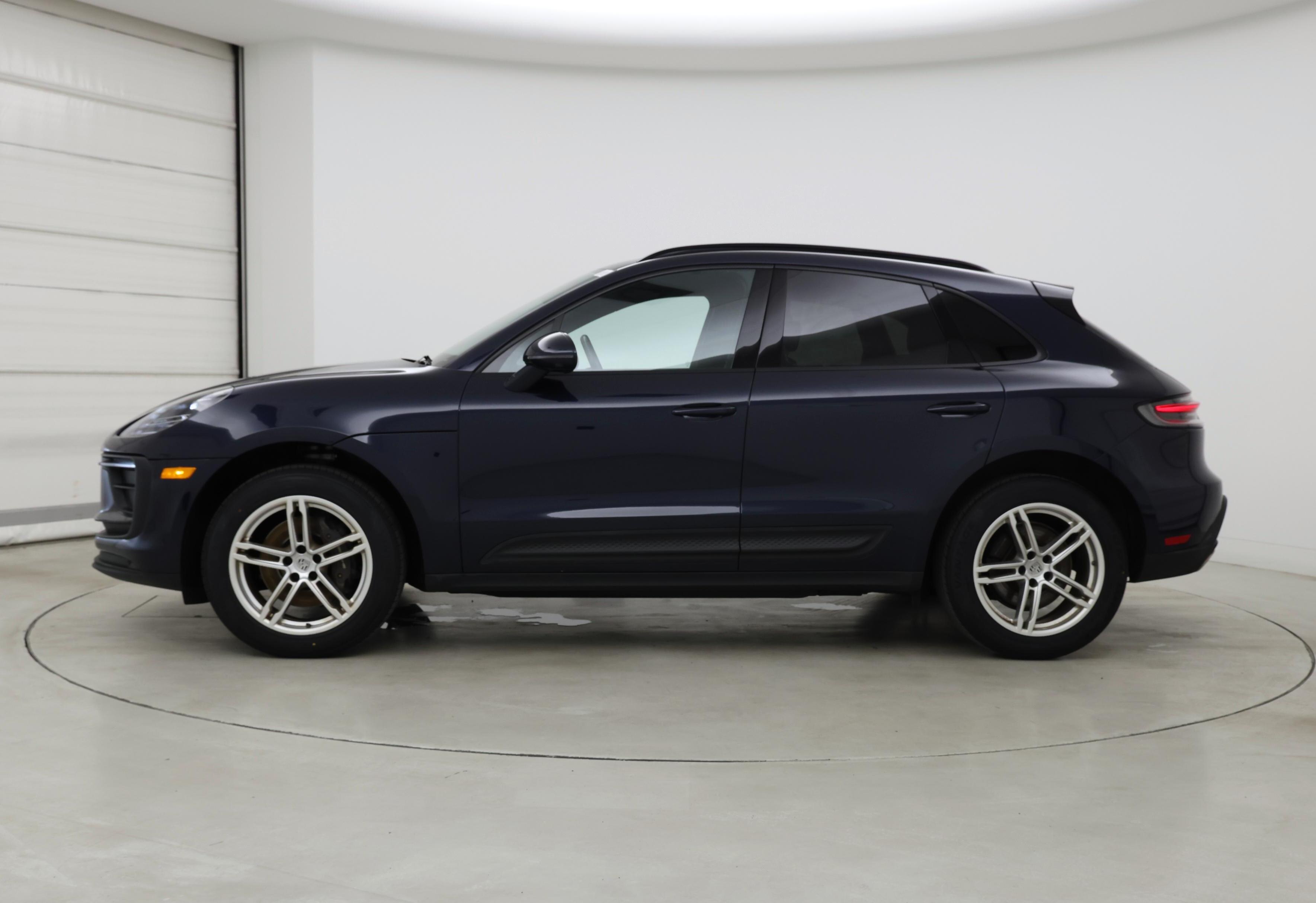 Thumbnail: 2023 Porsche Macan - 3