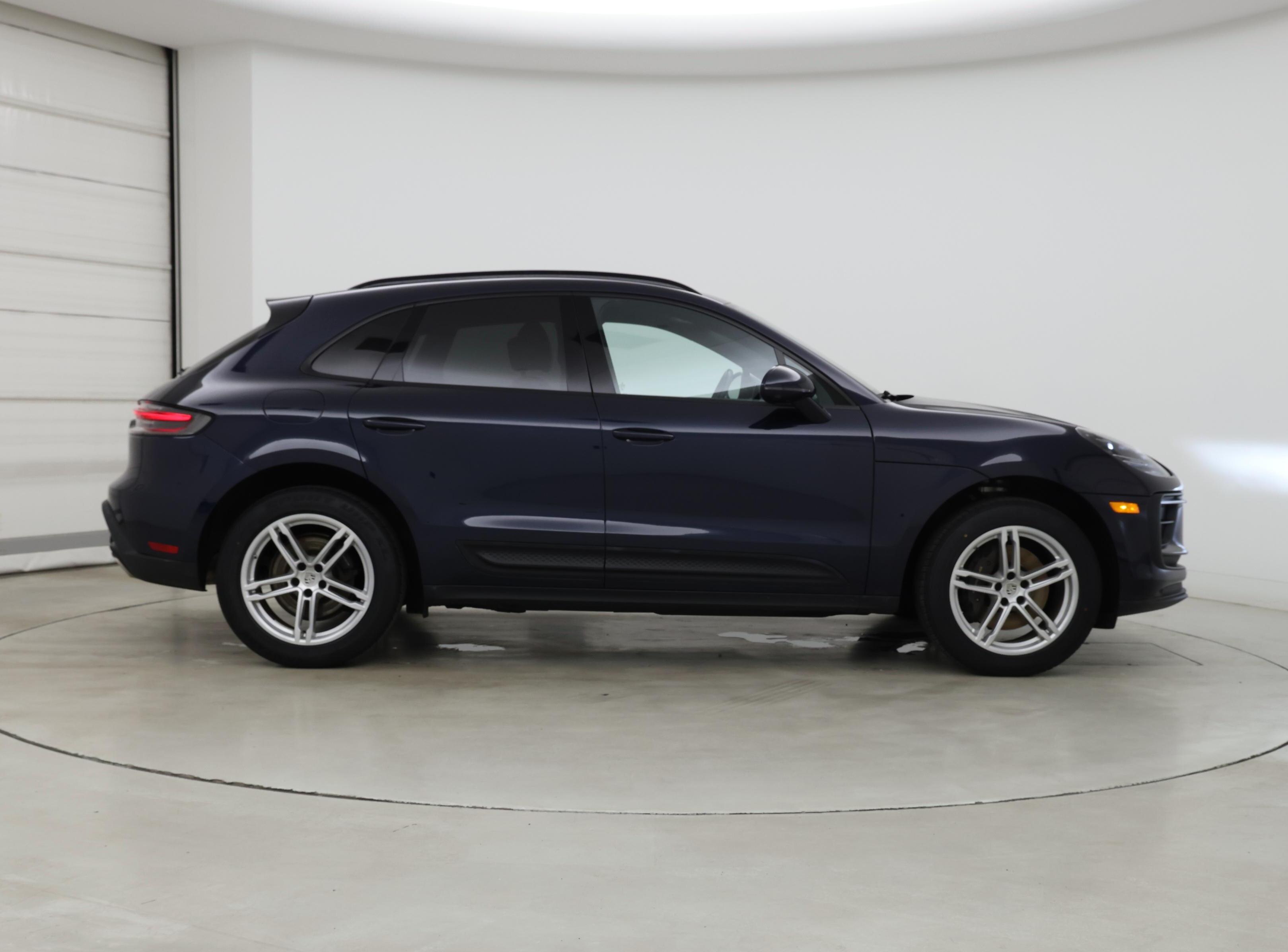 Thumbnail: 2023 Porsche Macan - 7
