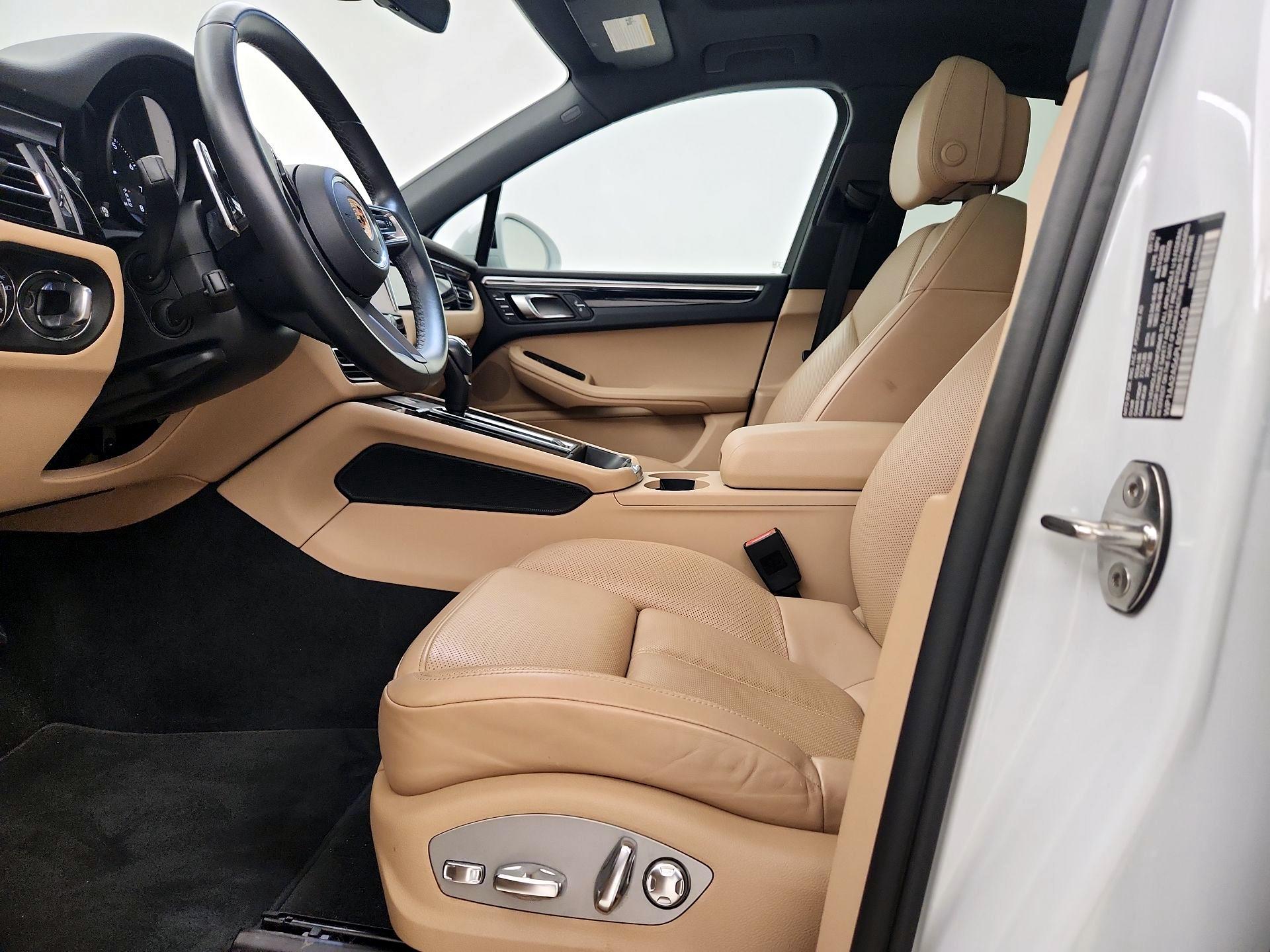 Thumbnail: 2023 Porsche Macan - 11