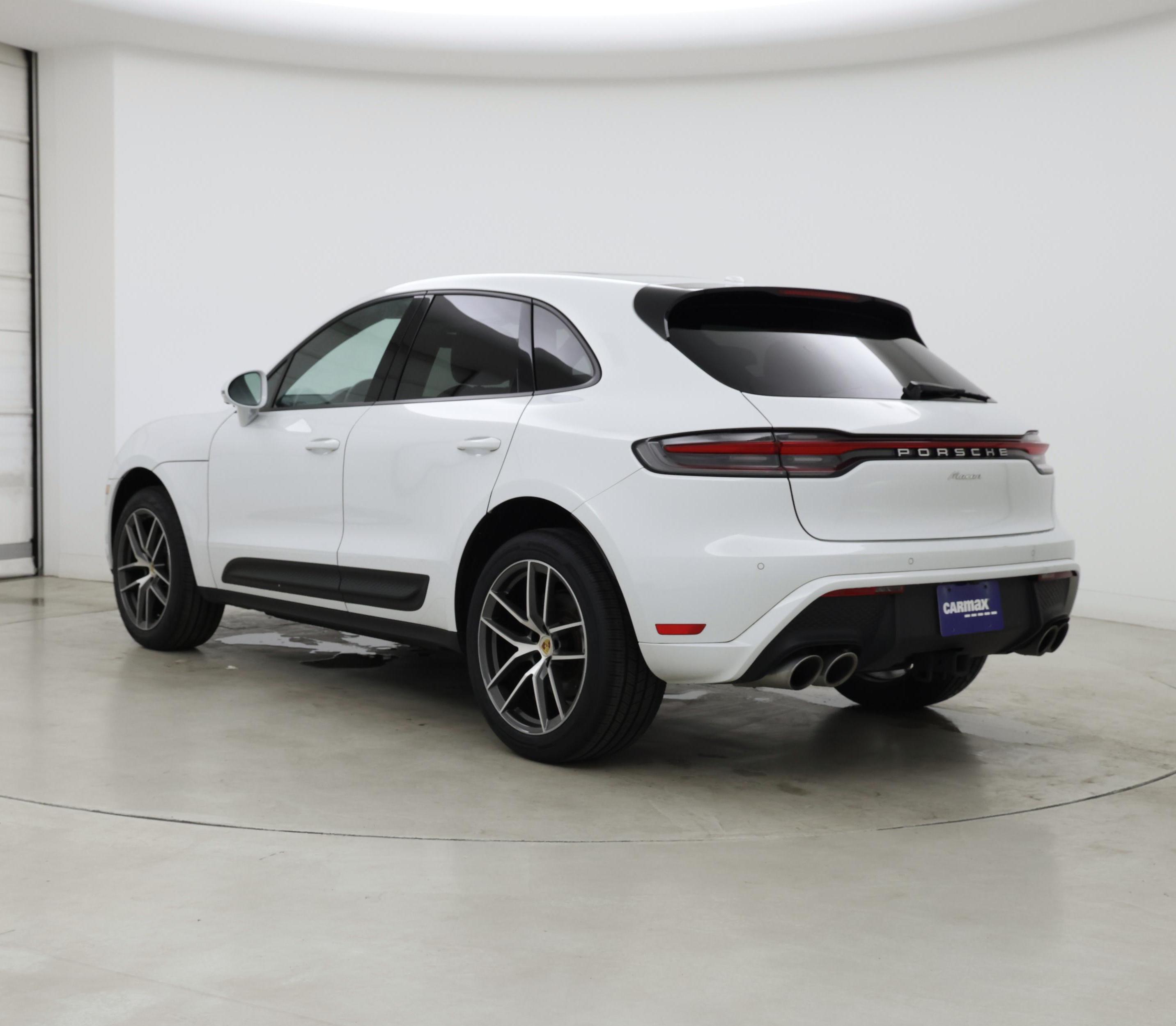Thumbnail: 2023 Porsche Macan - 2