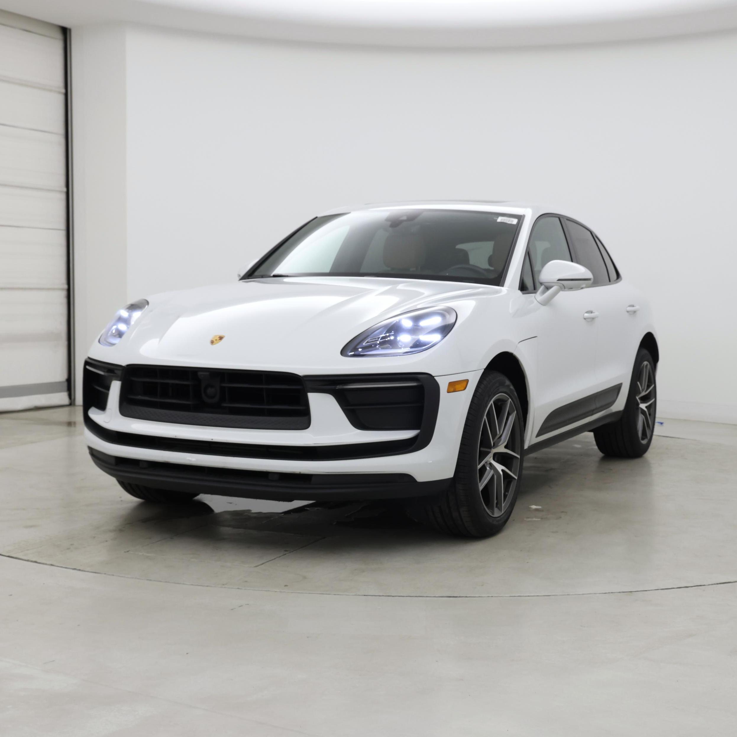 Thumbnail: 2023 Porsche Macan - 4