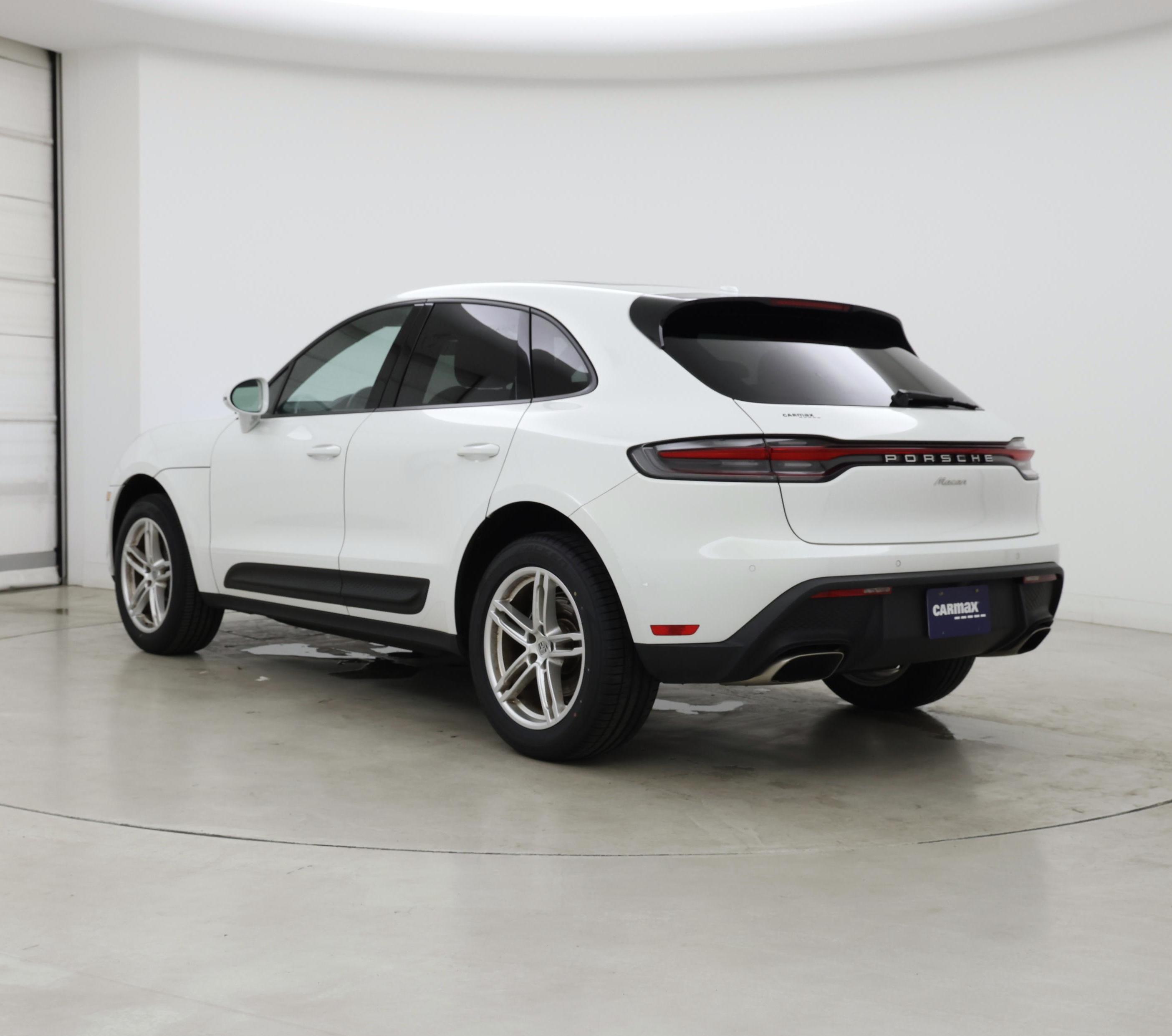 Thumbnail: 2022 Porsche Macan - 2