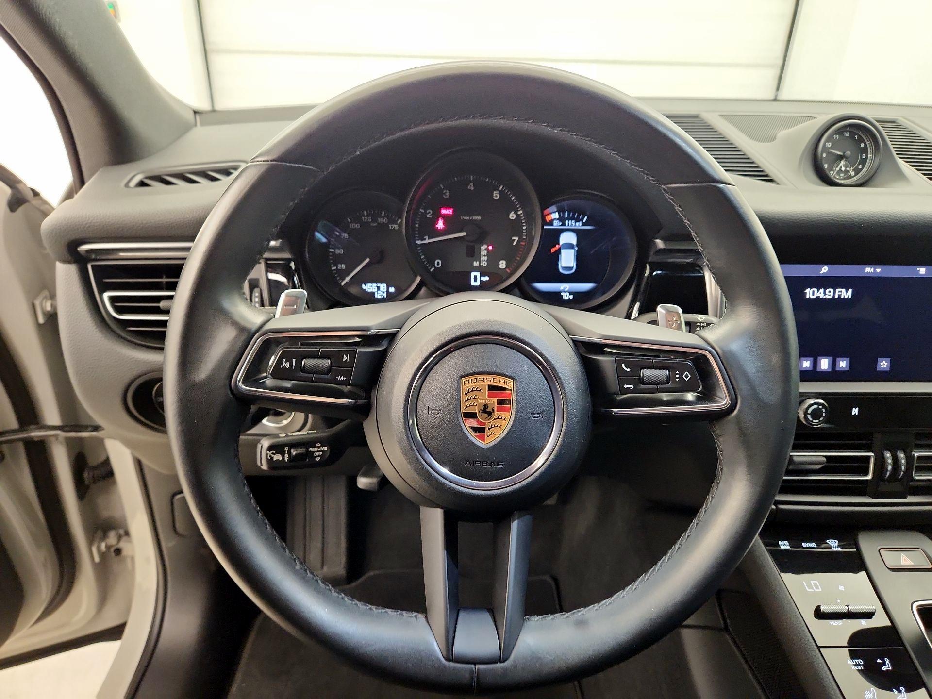 Thumbnail: 2023 Porsche Macan - 10