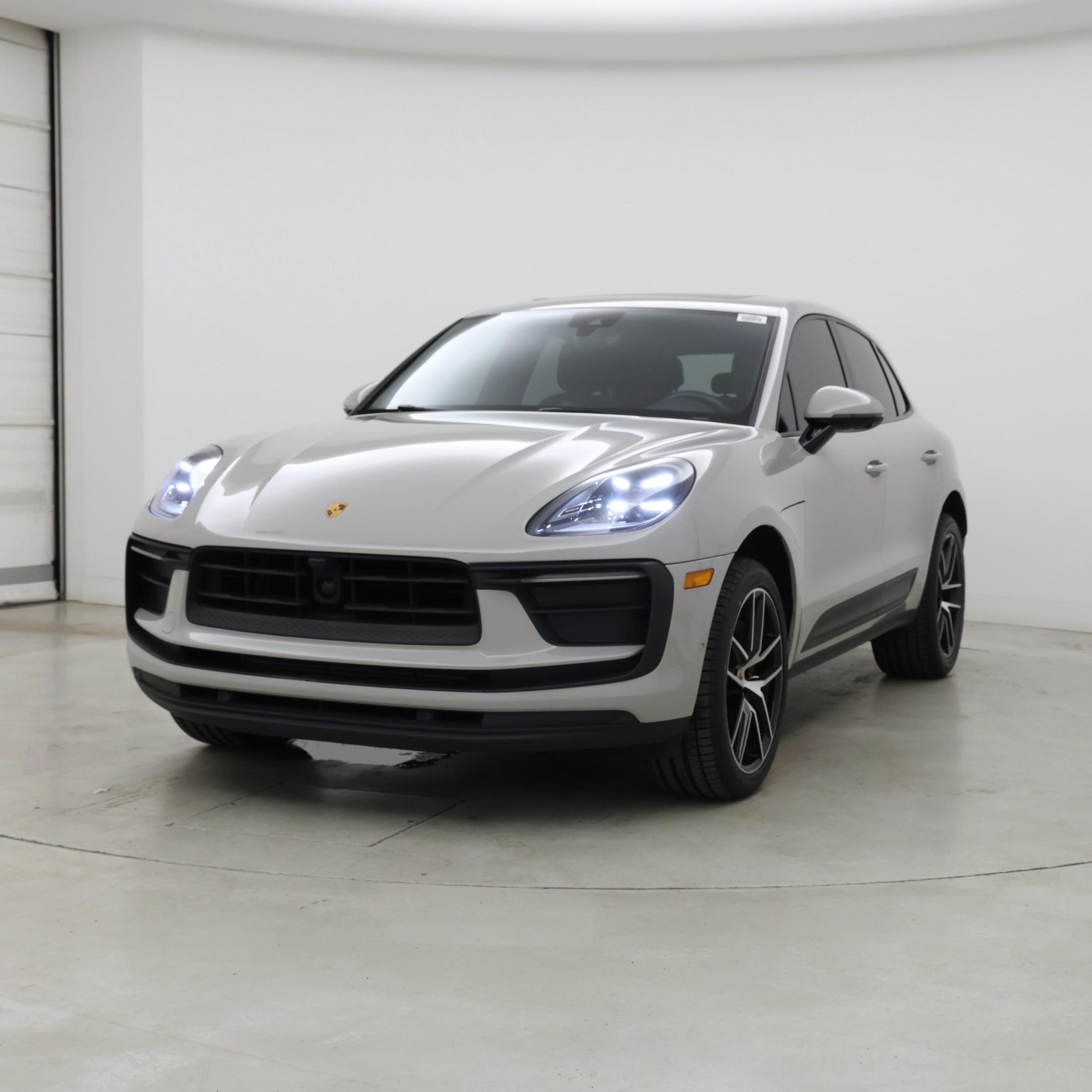 Thumbnail: 2023 Porsche Macan - 4