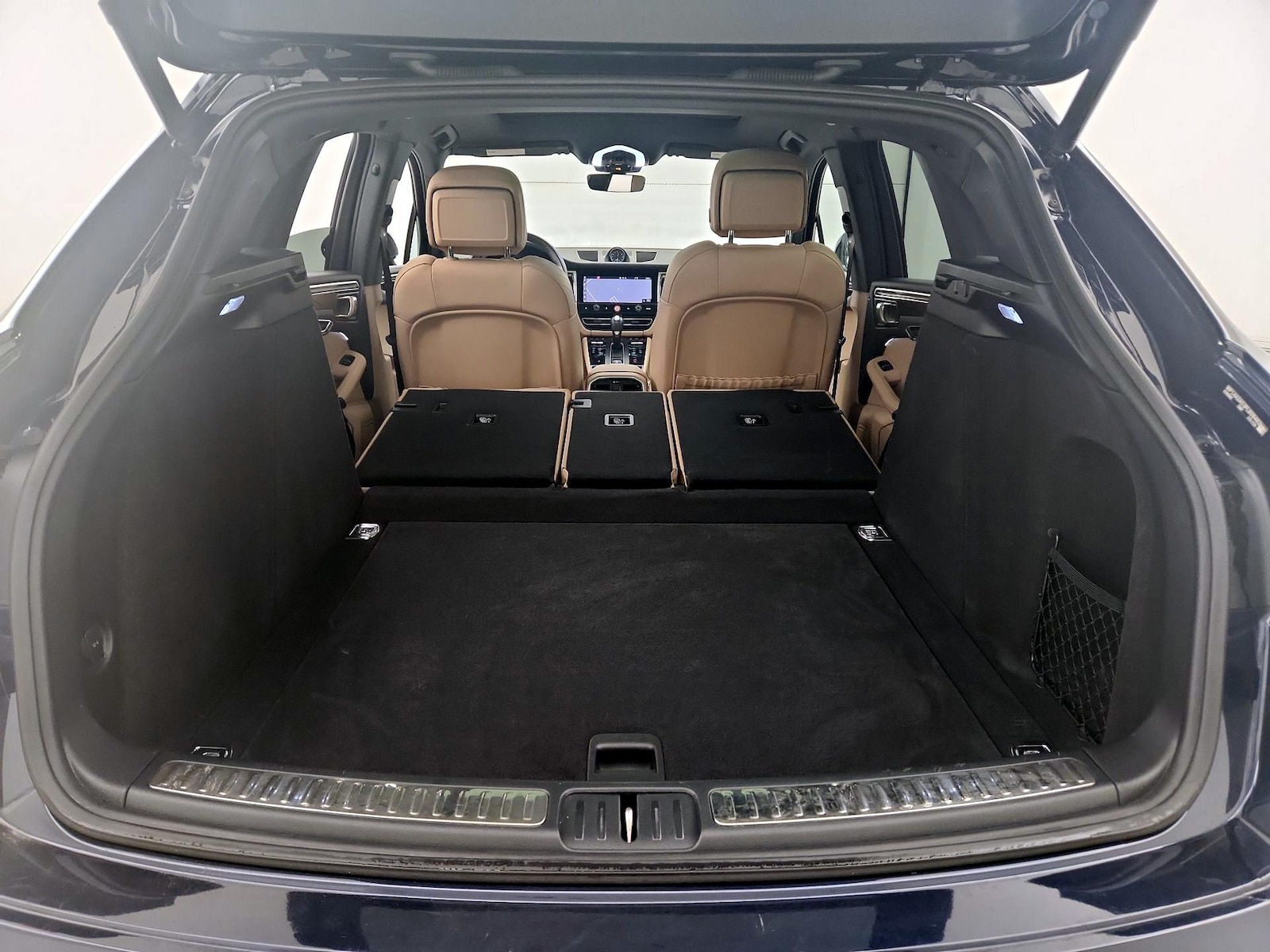 2023 Porsche Macan T - Photo 24