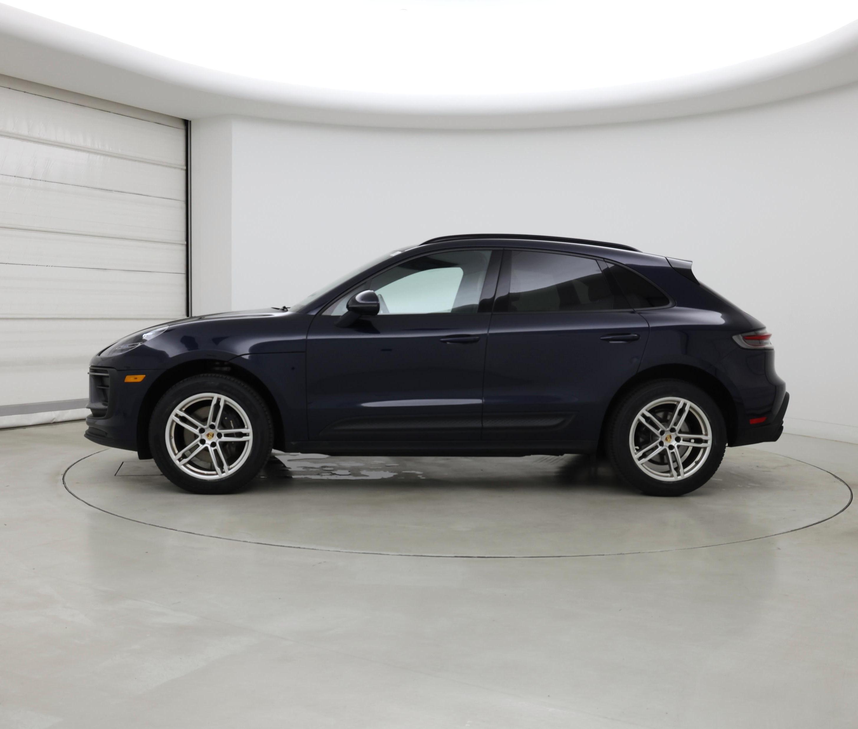 Thumbnail: 2023 Porsche Macan - 3