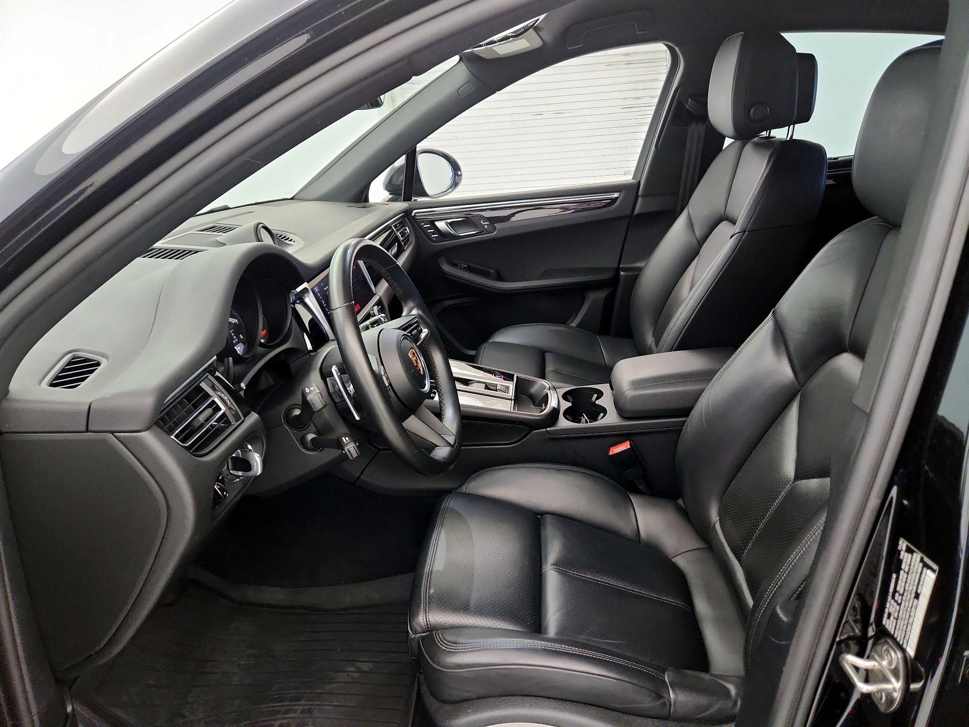 Thumbnail: 2022 Porsche Macan - 11