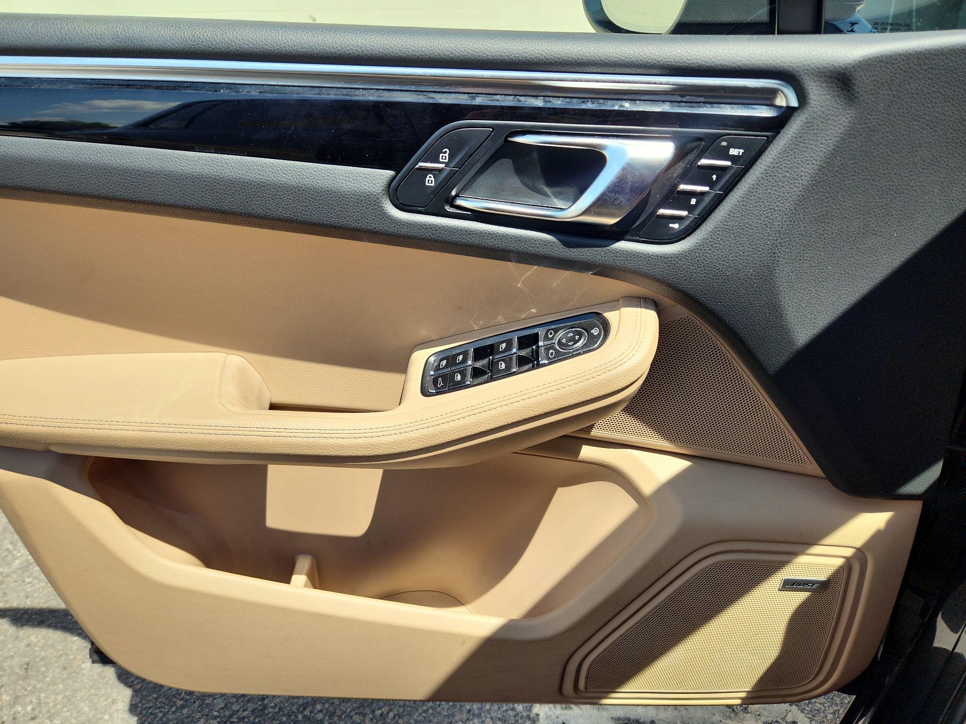 Thumbnail: 2022 Porsche Macan - 12