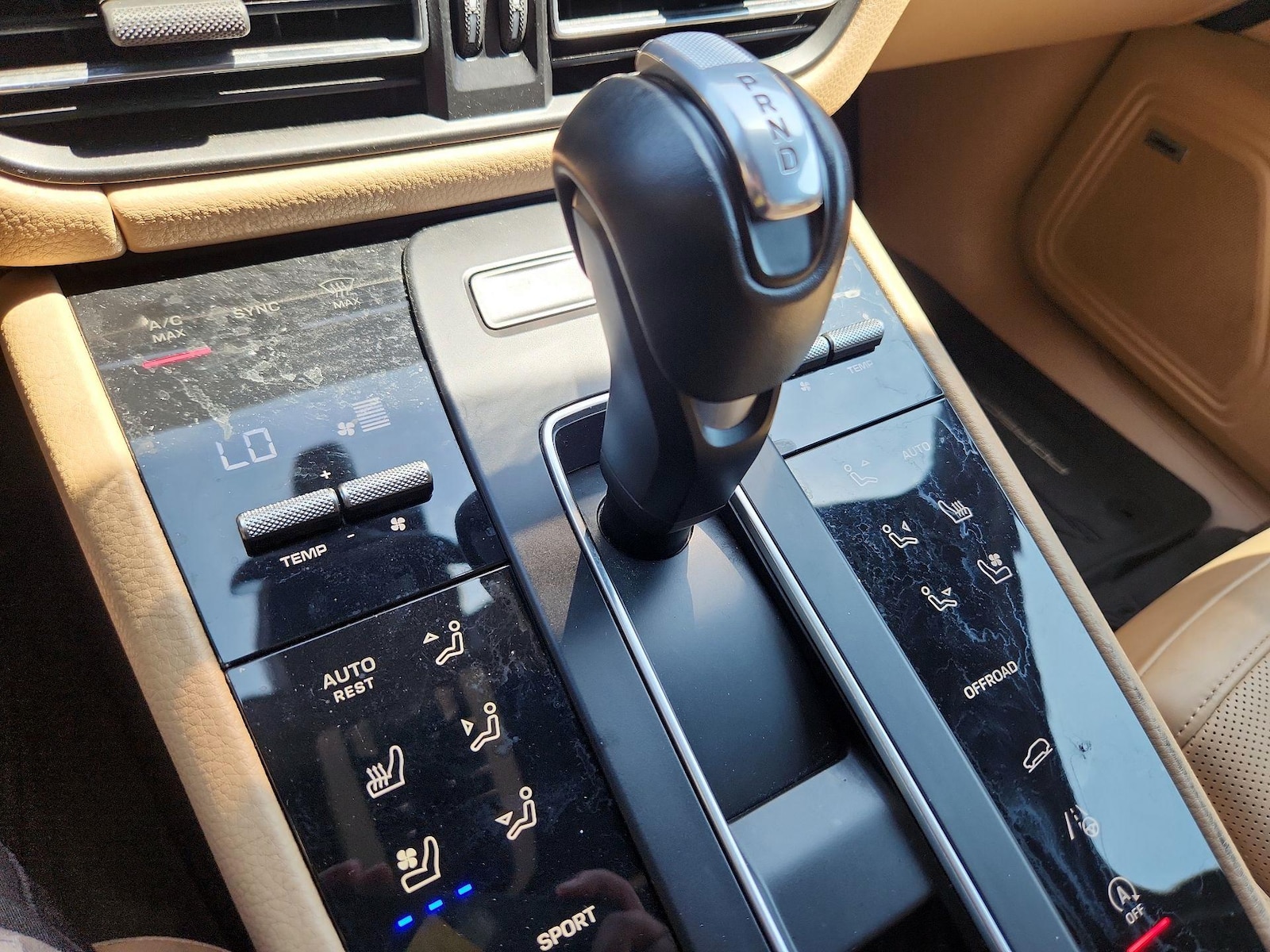 2022 Porsche Macan Base - Photo 19