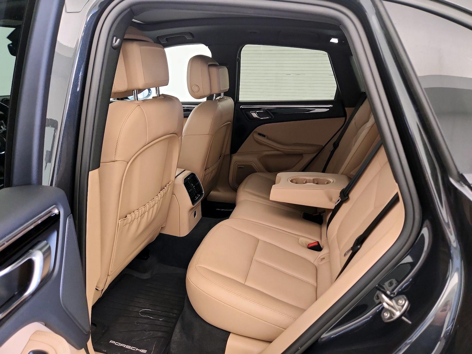 2022 Porsche Macan Base - Photo 22
