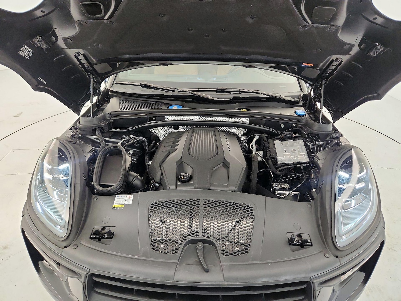 2022 Porsche Macan Base - Photo 24