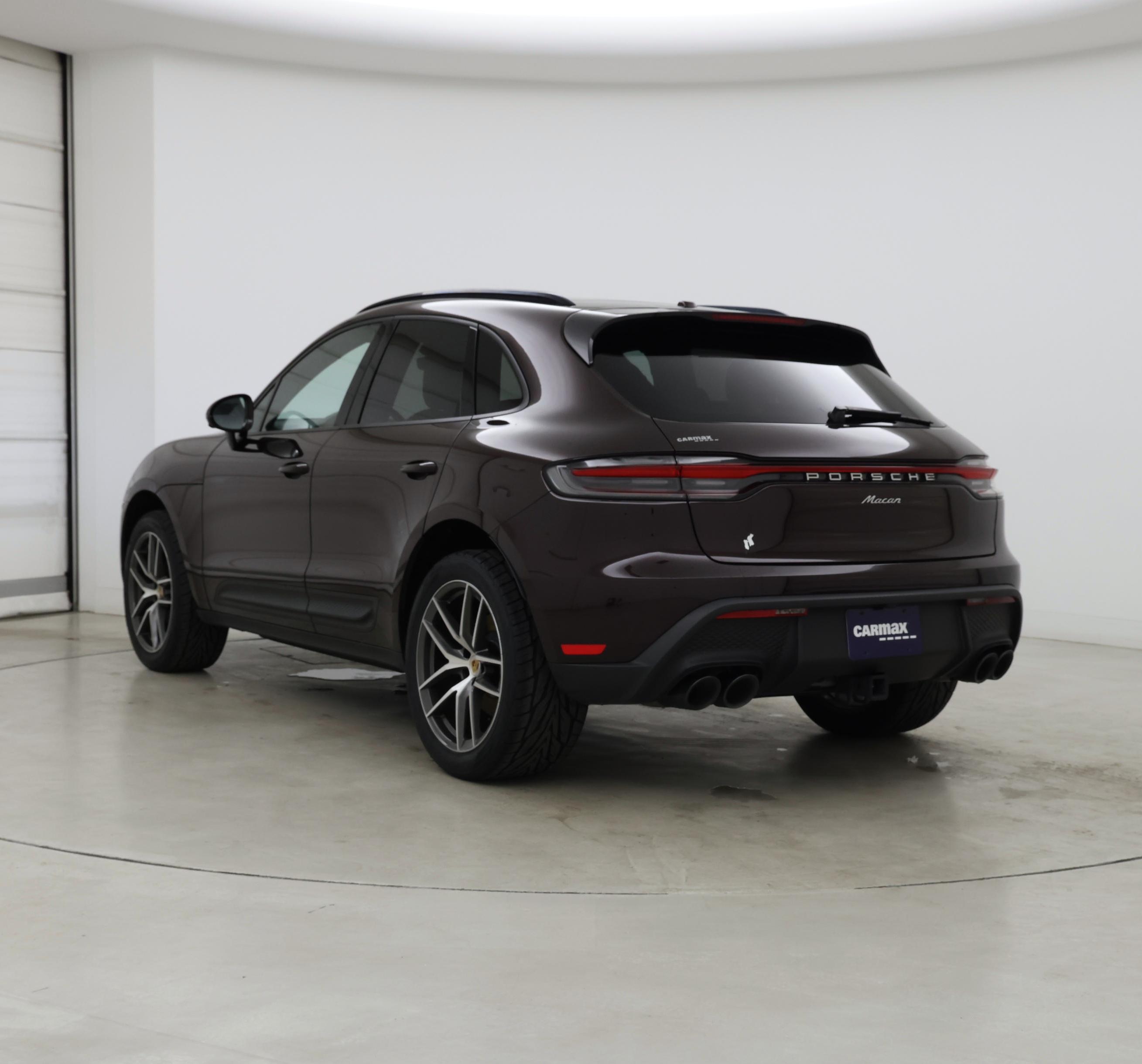 Thumbnail: 2023 Porsche Macan - 2