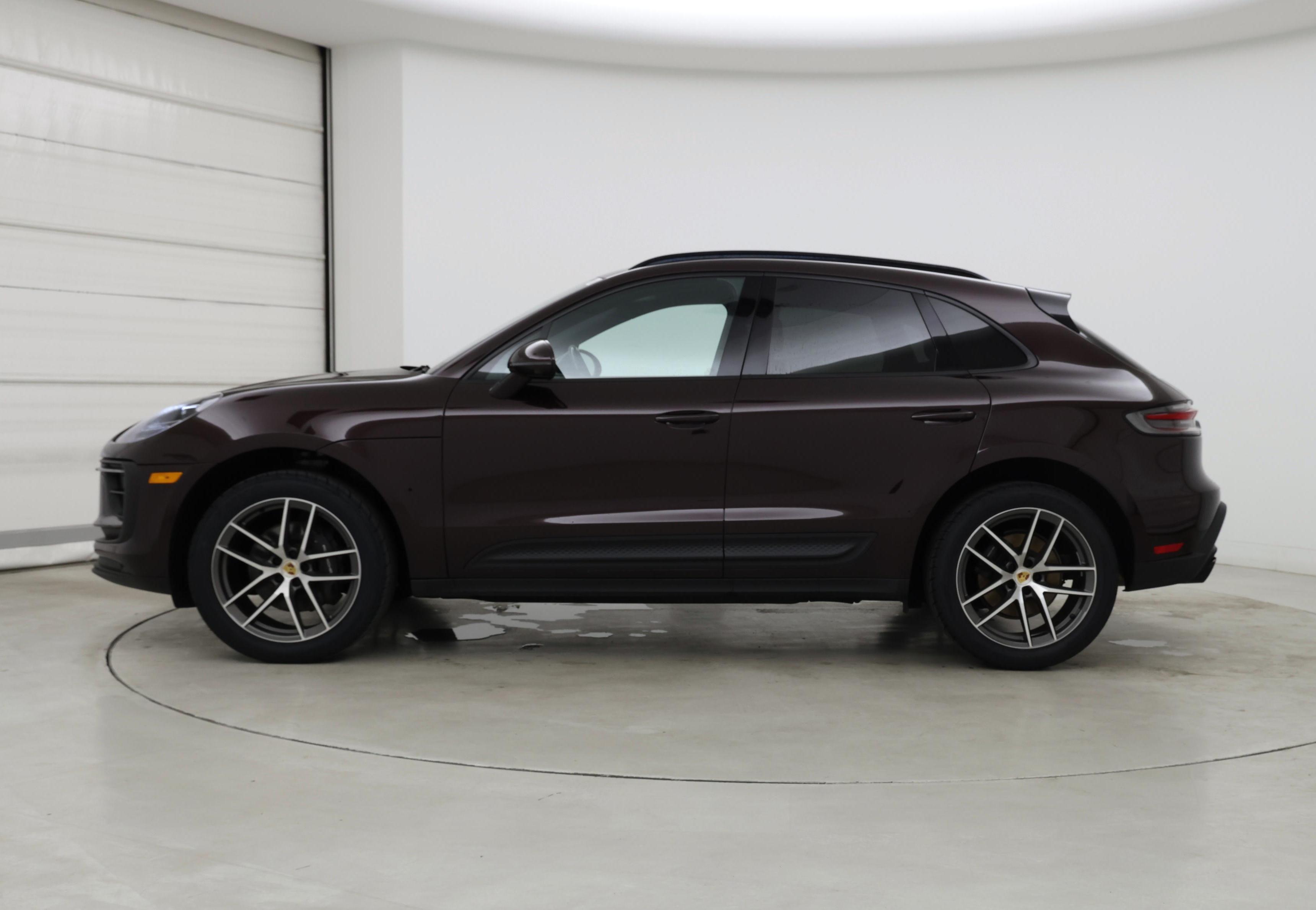 Thumbnail: 2023 Porsche Macan - 3