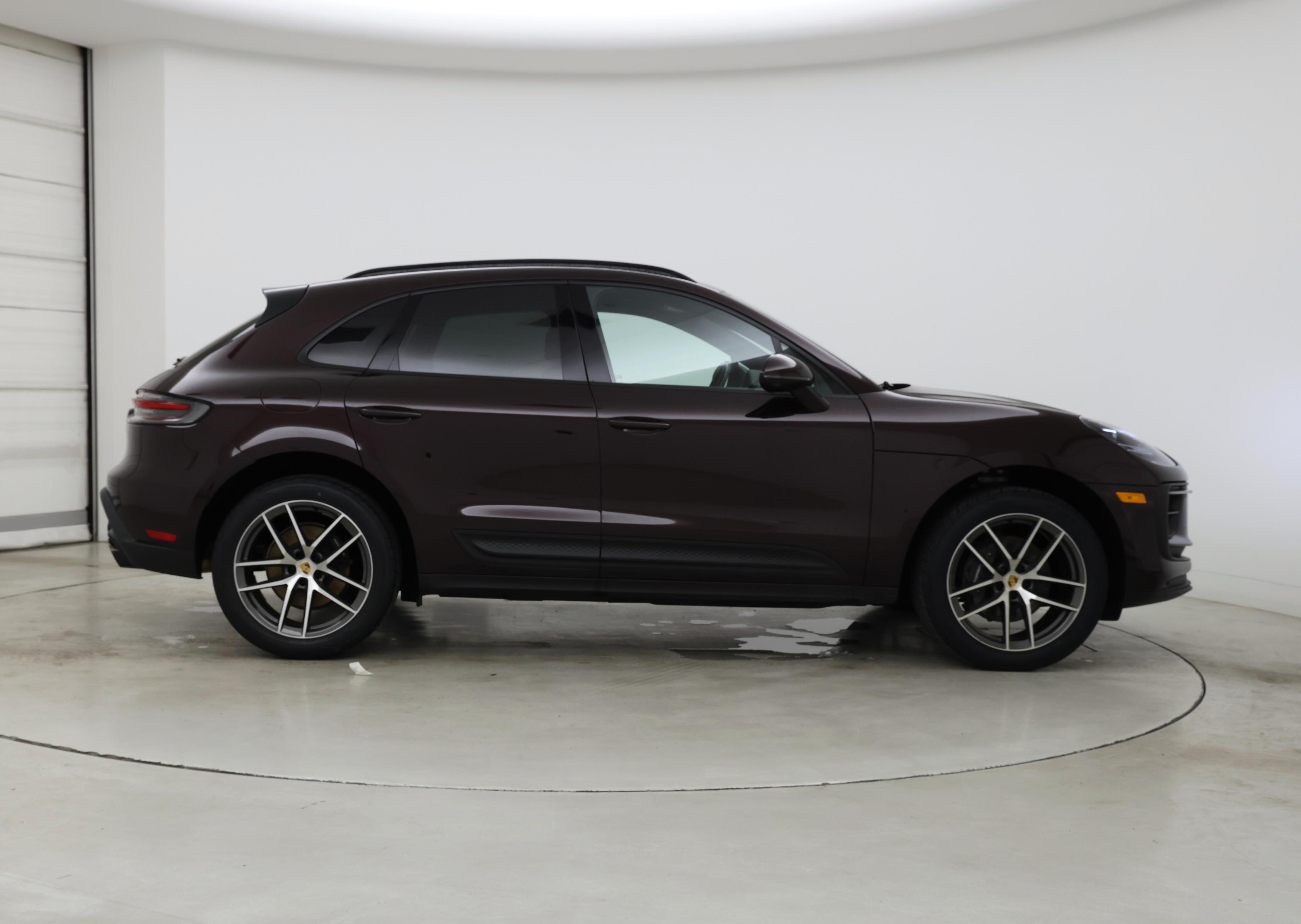 Thumbnail: 2023 Porsche Macan - 7
