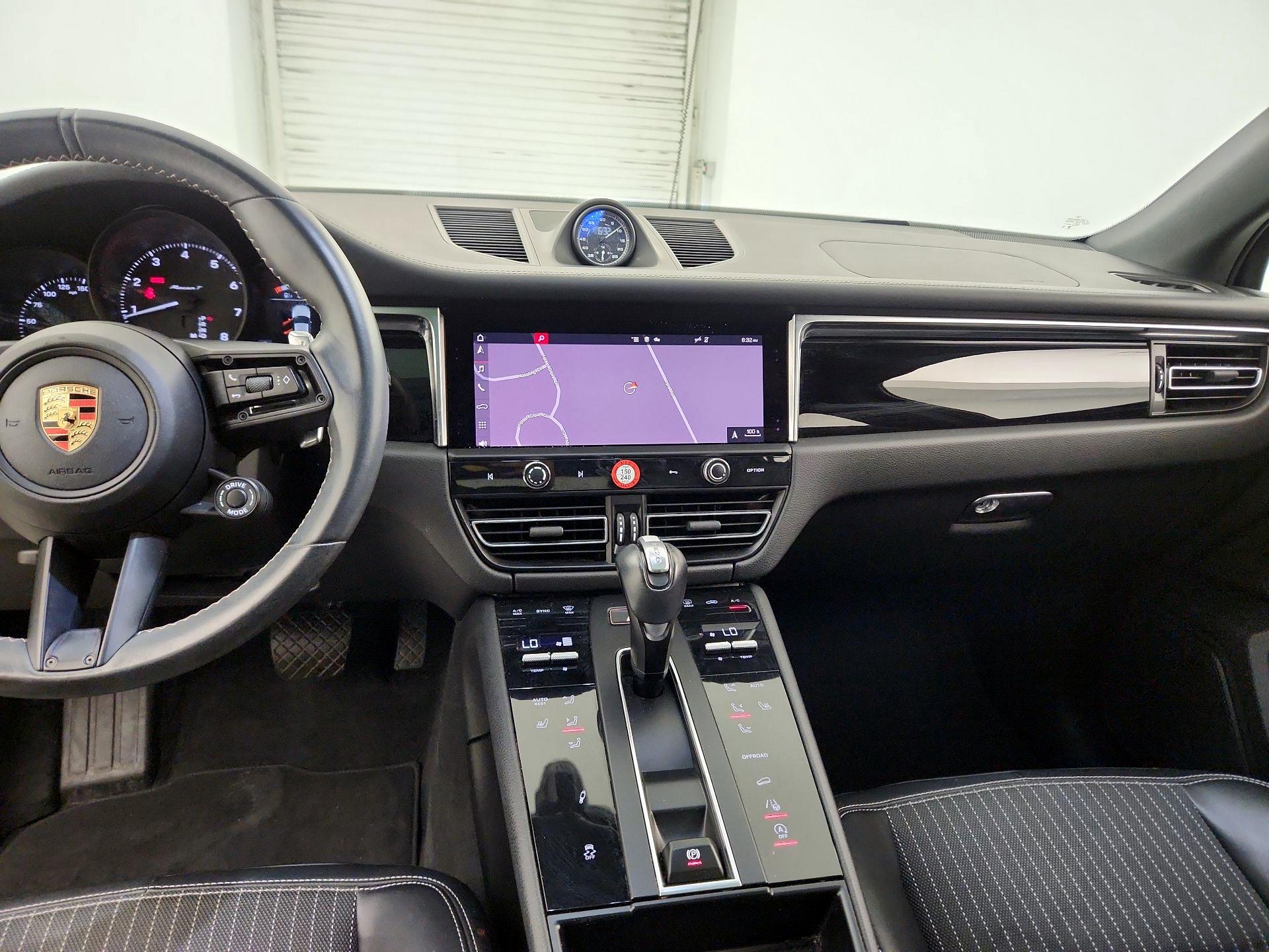 Thumbnail: 2023 Porsche Macan - 9