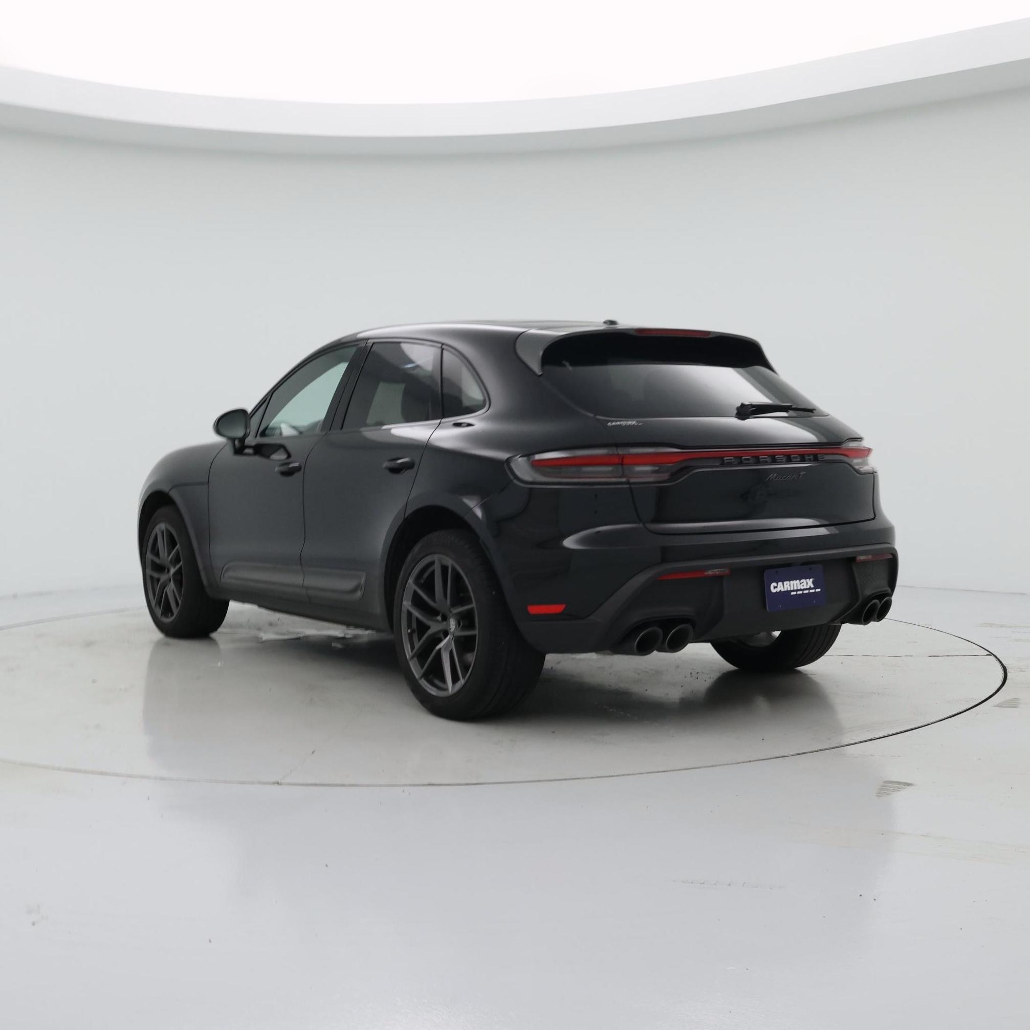 Thumbnail: 2023 Porsche Macan - 2