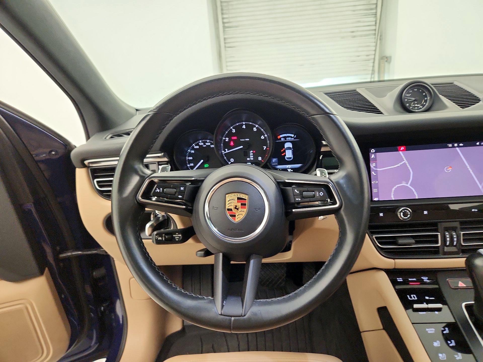 Thumbnail: 2023 Porsche Macan - 10