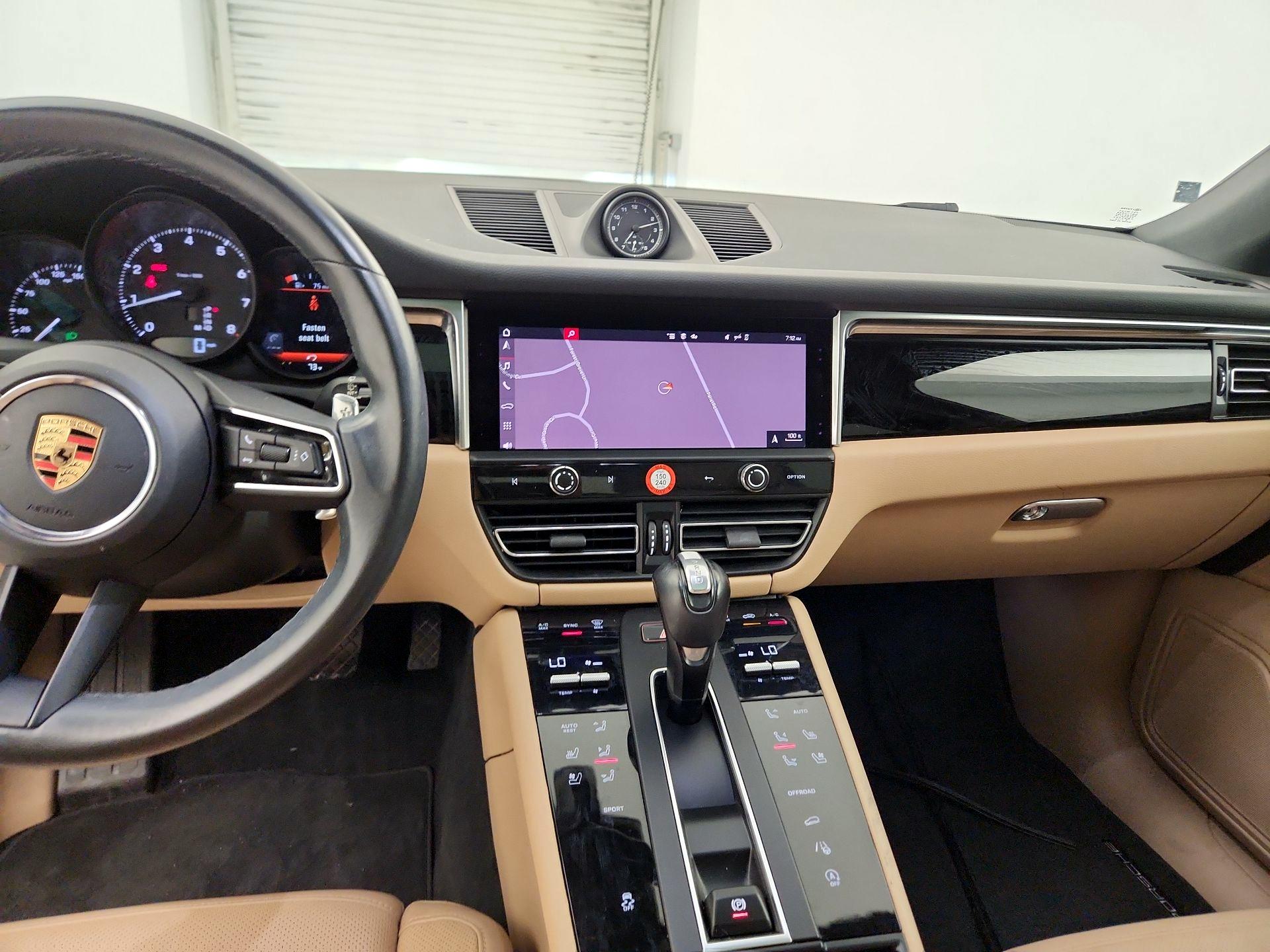 Thumbnail: 2023 Porsche Macan - 9