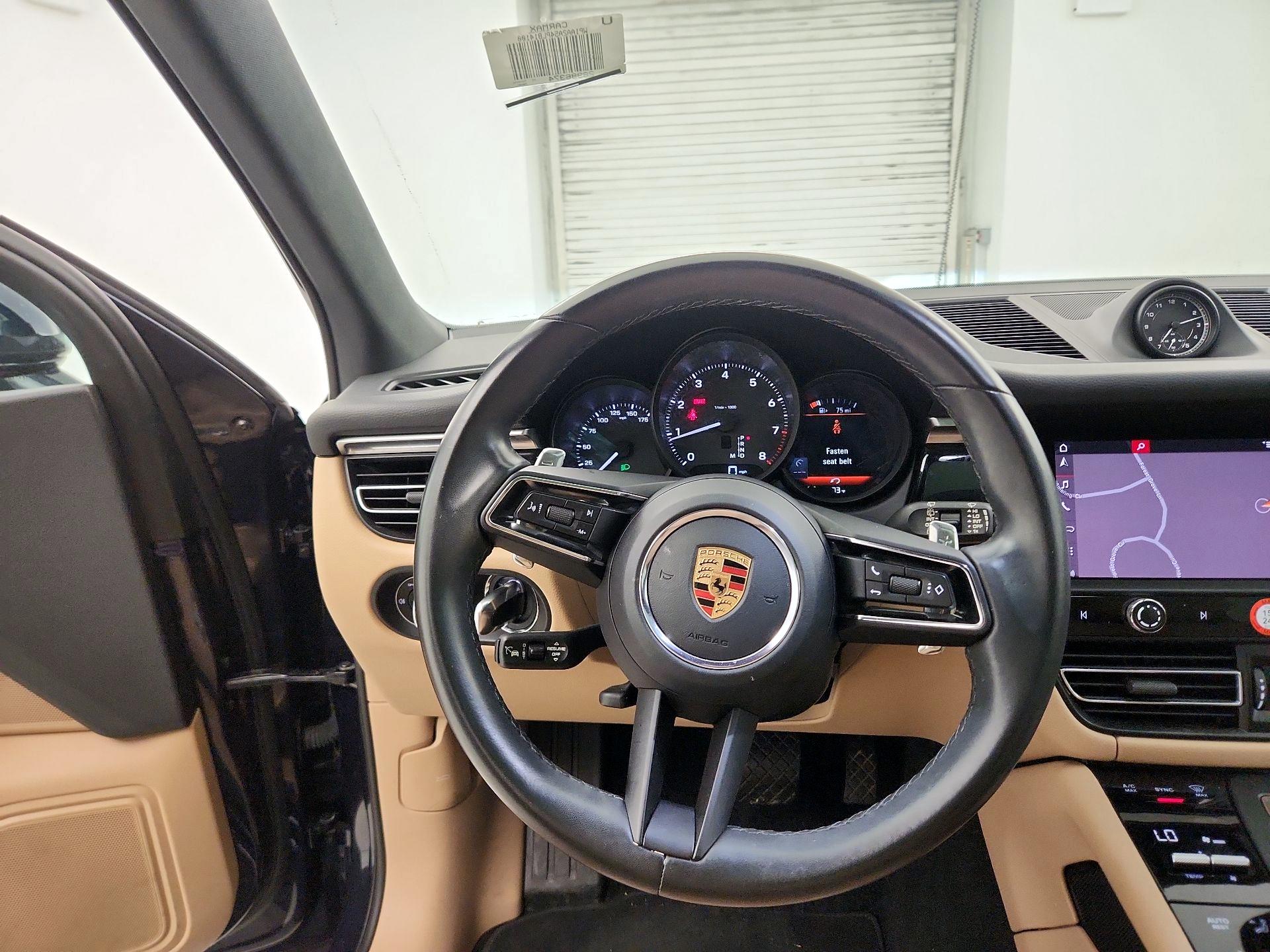 Thumbnail: 2023 Porsche Macan - 10