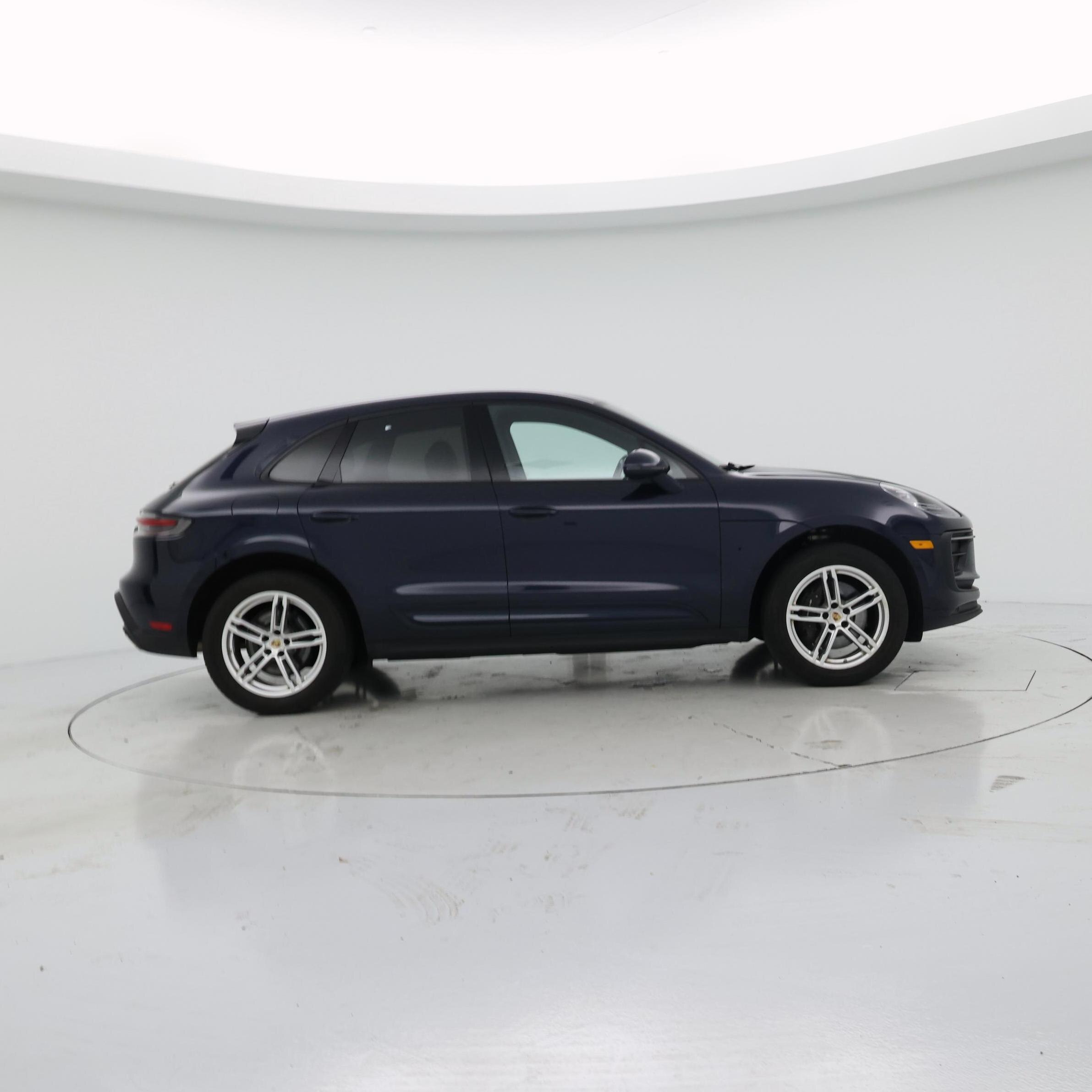 Thumbnail: 2023 Porsche Macan - 7
