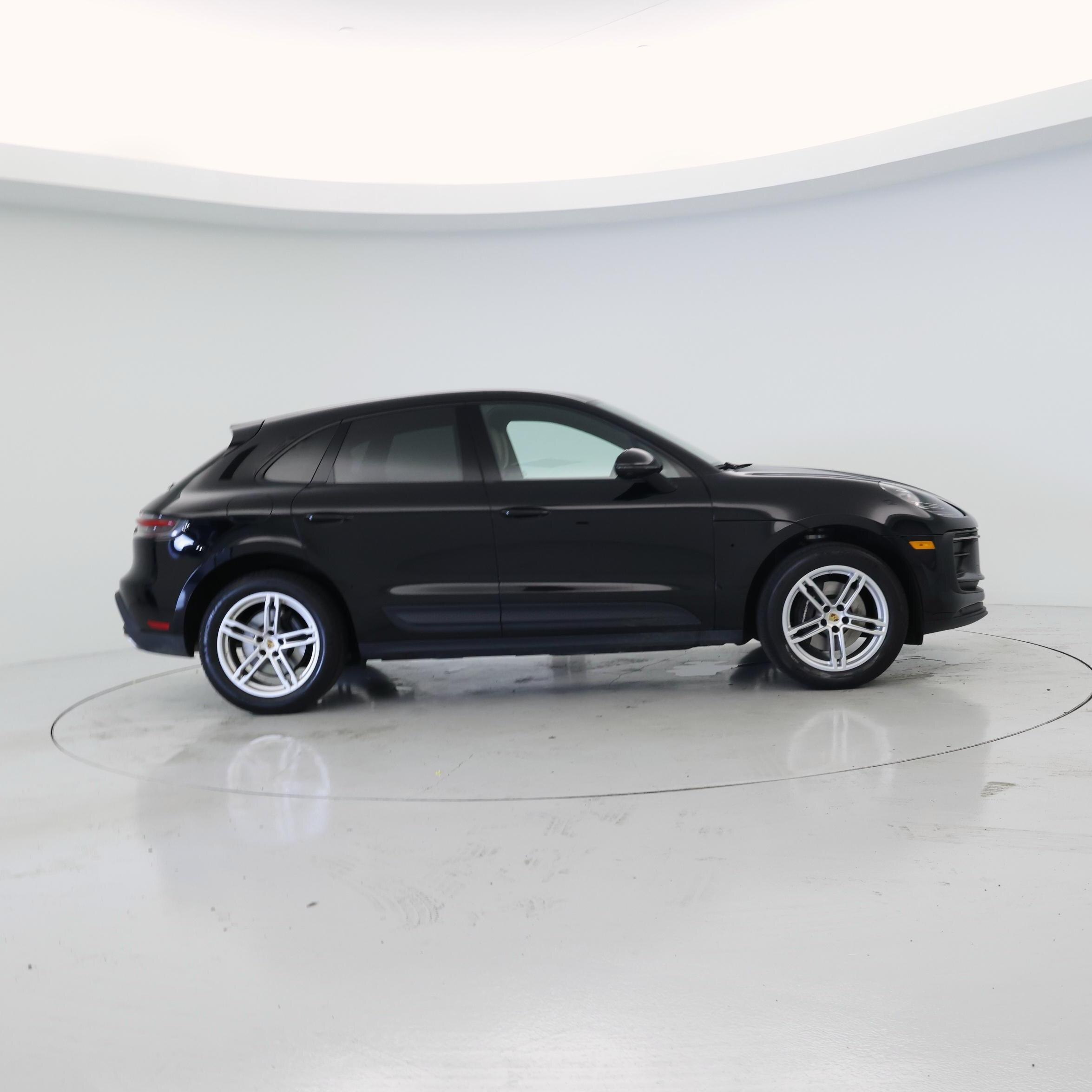 Thumbnail: 2024 Porsche Macan - 7