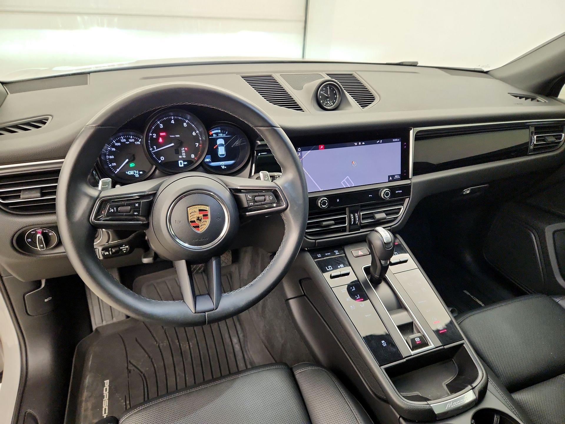 Thumbnail: 2023 Porsche Macan - 9