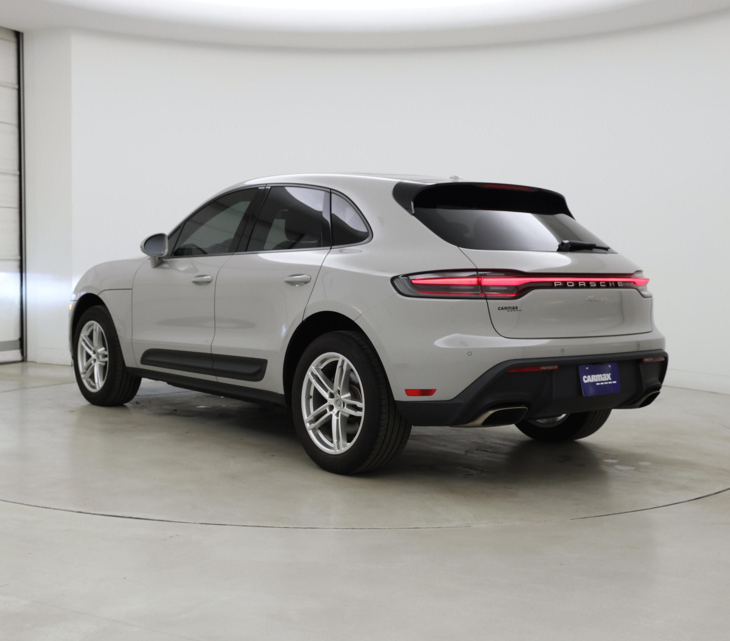 Thumbnail: 2023 Porsche Macan - 2