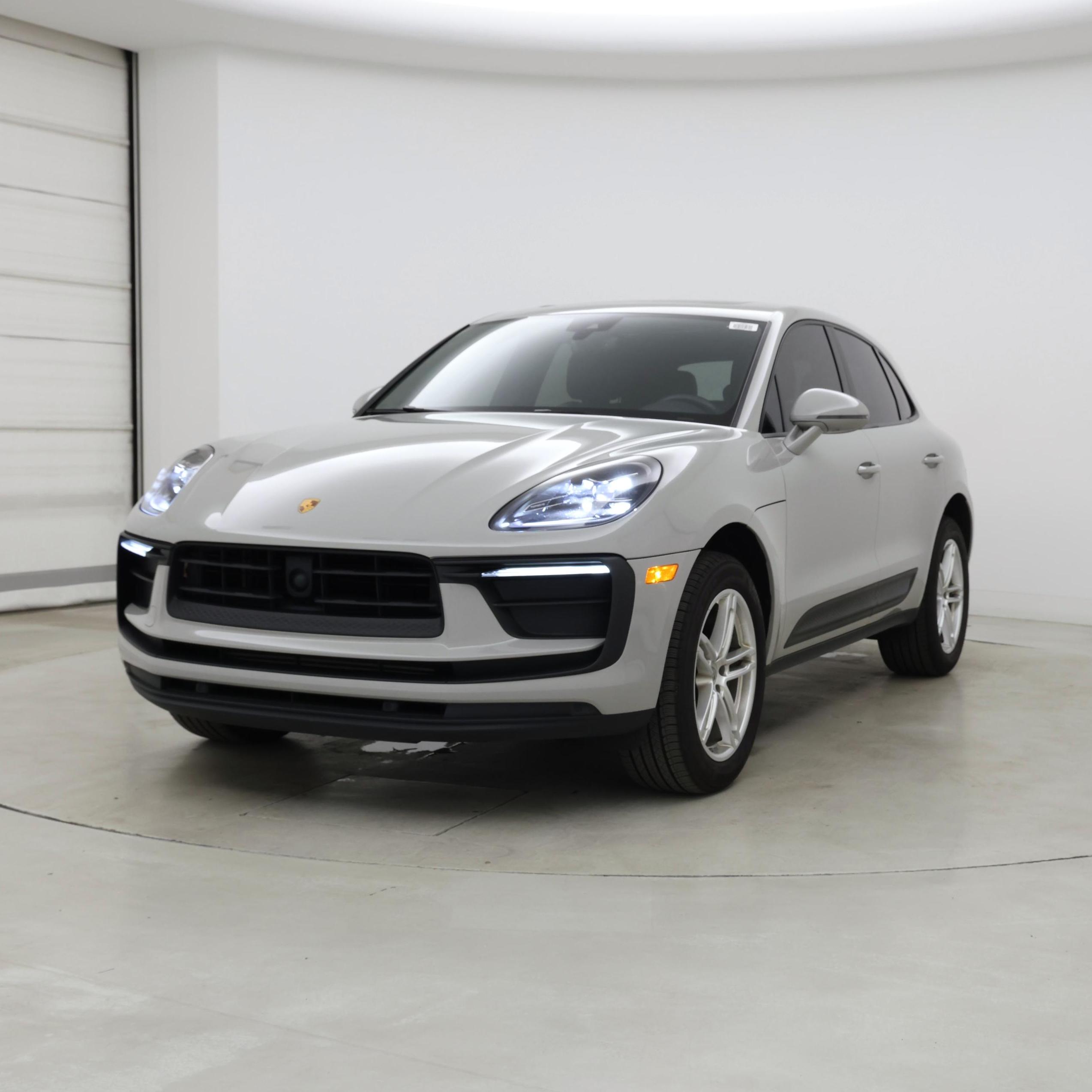 Thumbnail: 2023 Porsche Macan - 4