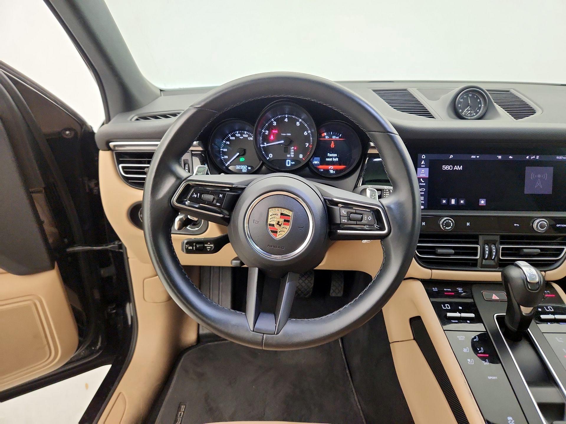 Thumbnail: 2023 Porsche Macan - 10