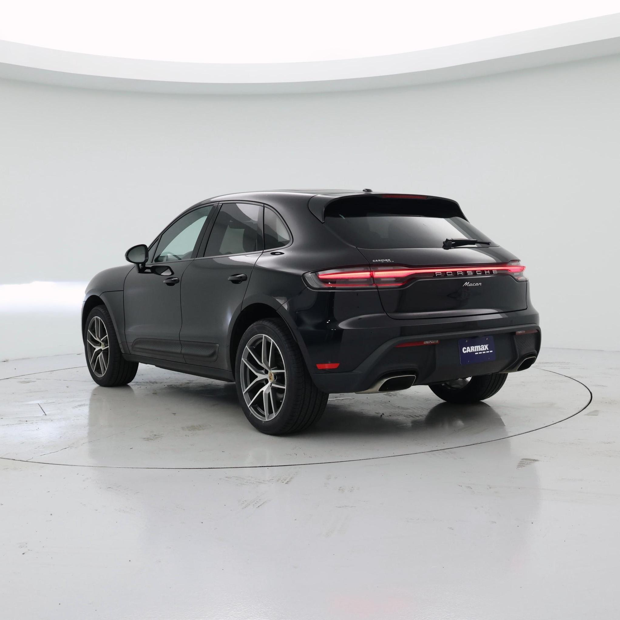 Thumbnail: 2023 Porsche Macan - 2