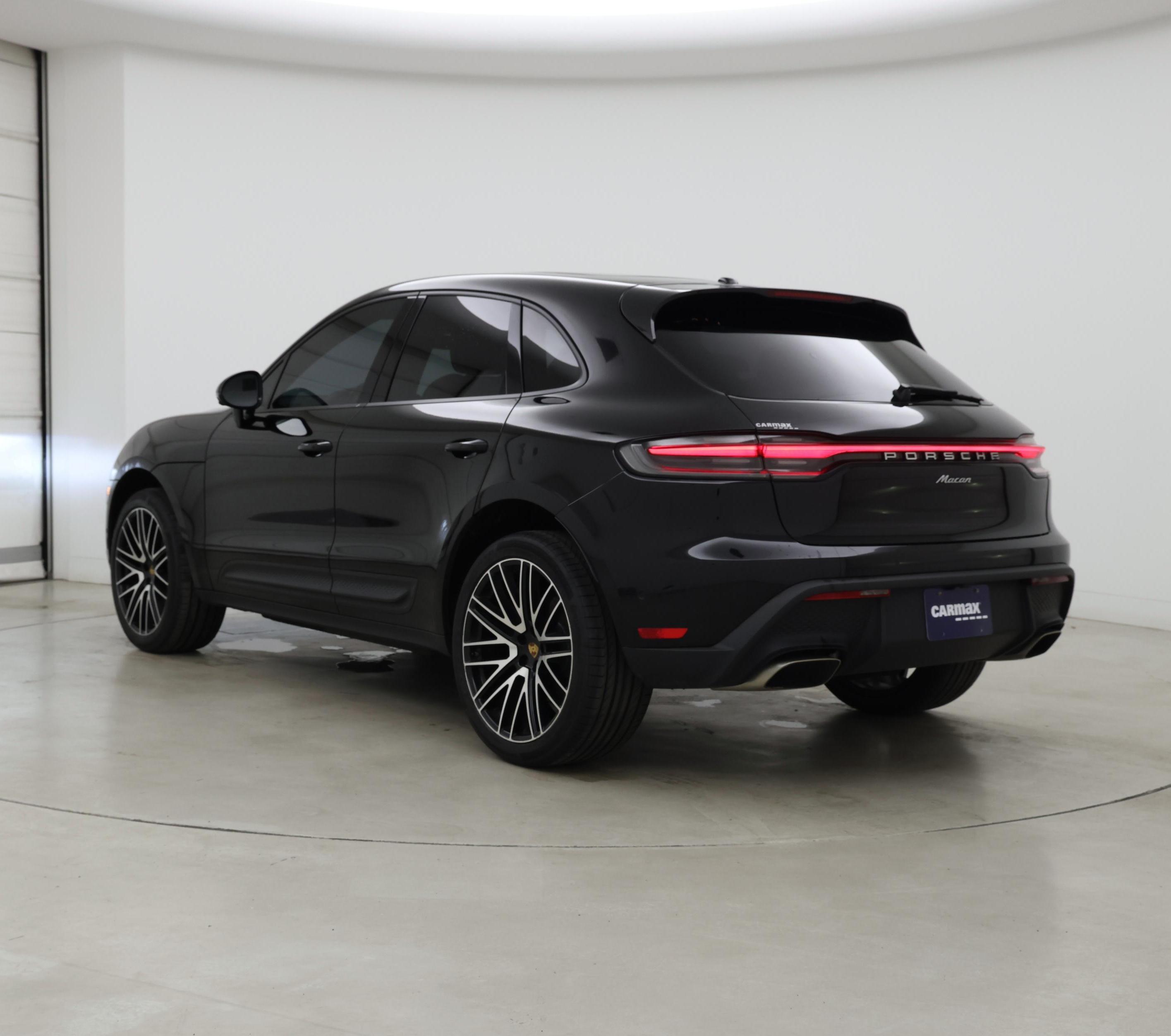Thumbnail: 2023 Porsche Macan - 2