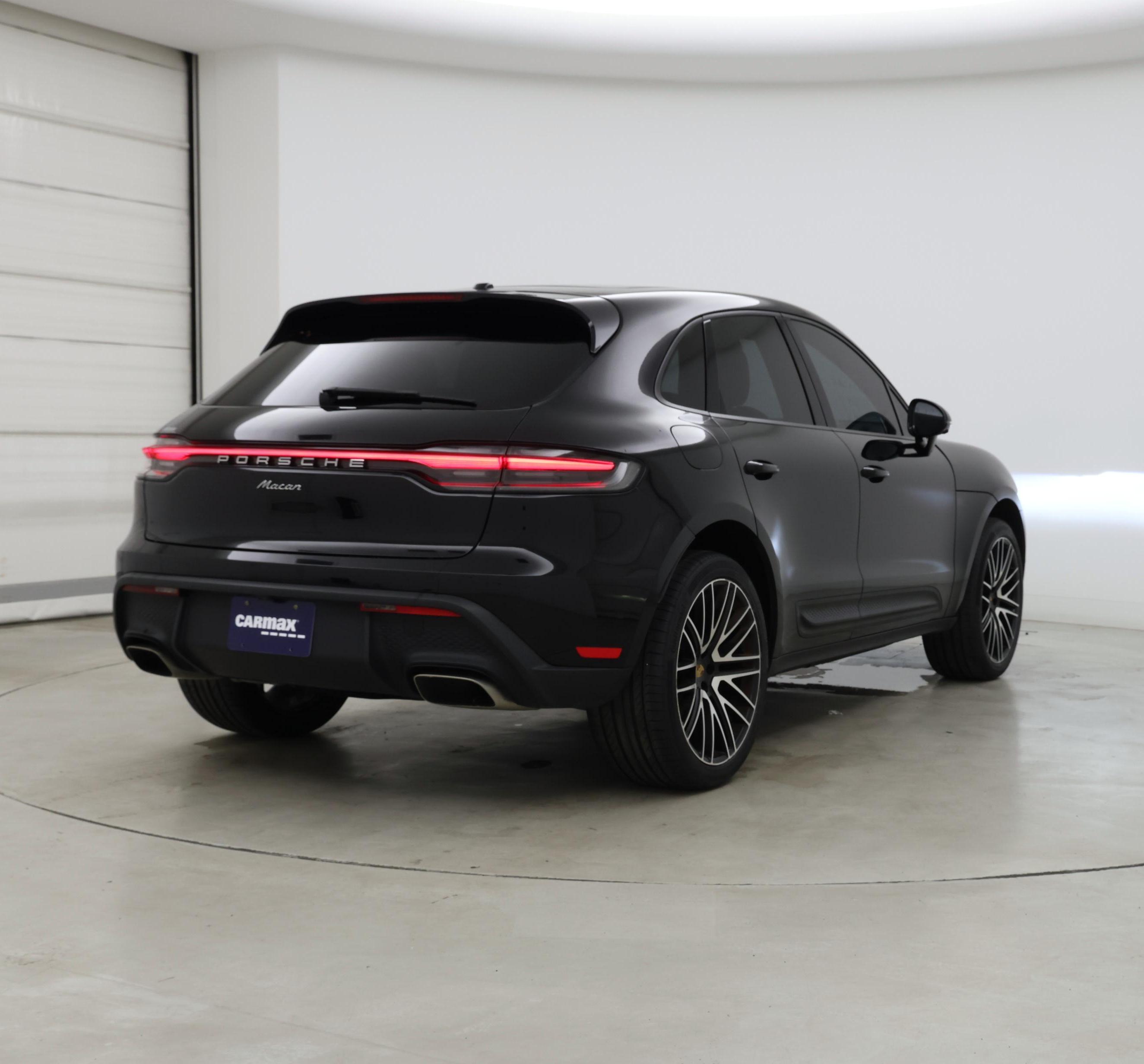 Thumbnail: 2023 Porsche Macan - 8