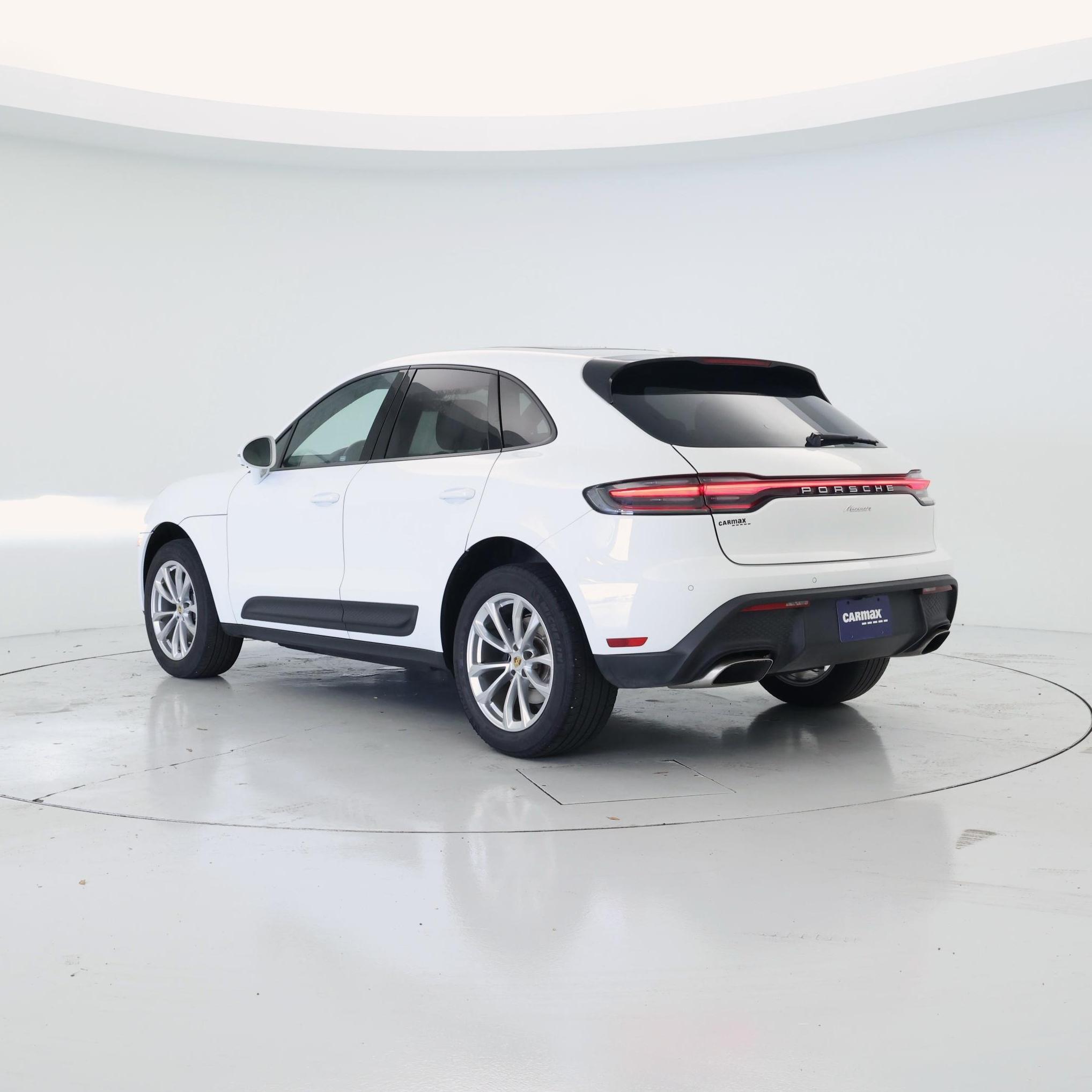 Thumbnail: 2023 Porsche Macan - 2