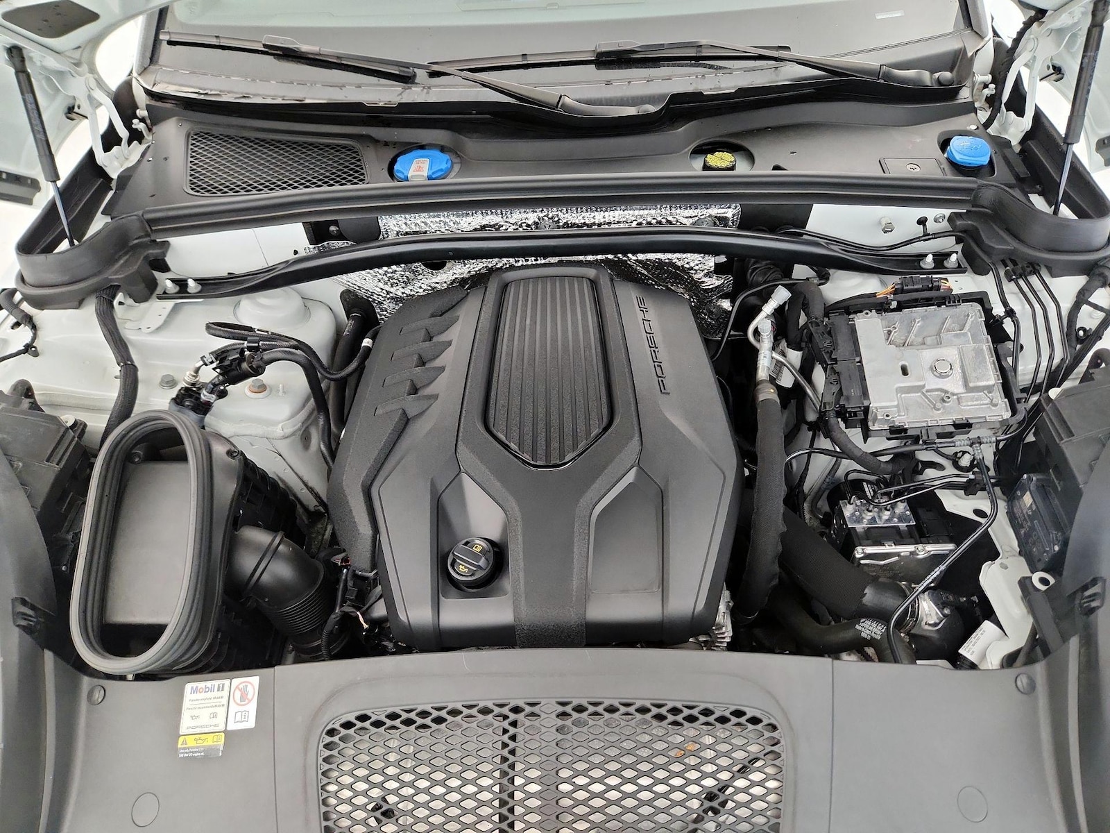 2023 Porsche Macan Base - Photo 22