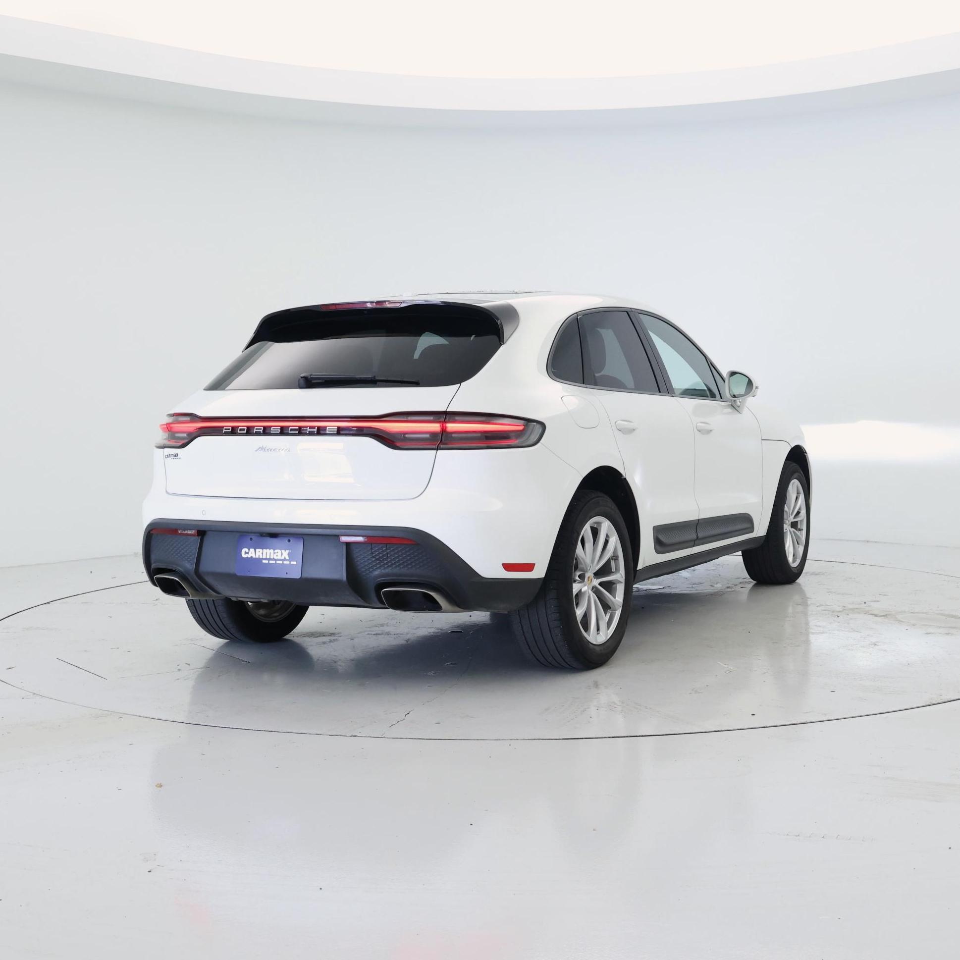 Thumbnail: 2023 Porsche Macan - 8