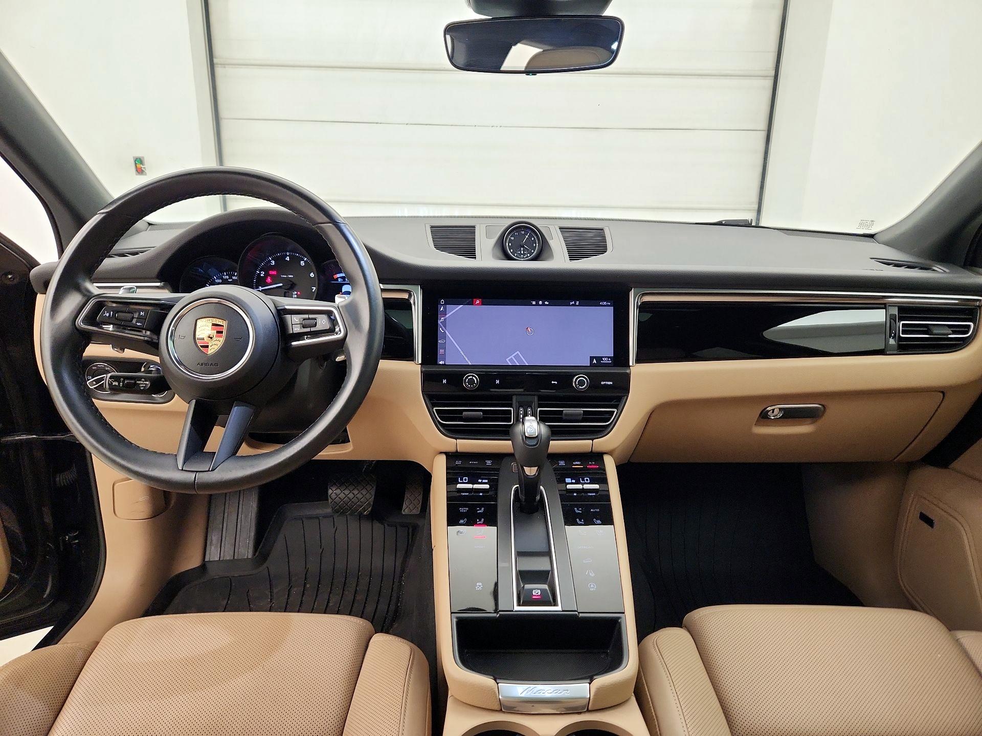 Thumbnail: 2023 Porsche Macan - 9