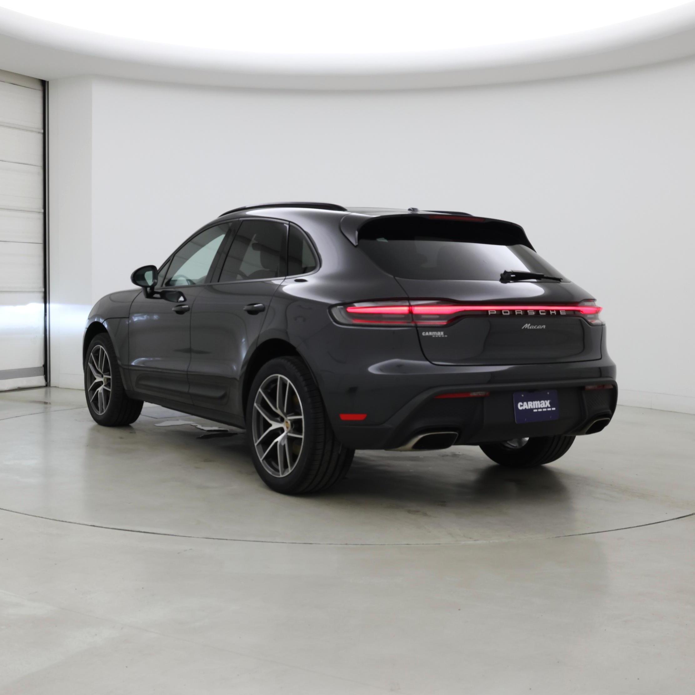 Thumbnail: 2023 Porsche Macan - 2