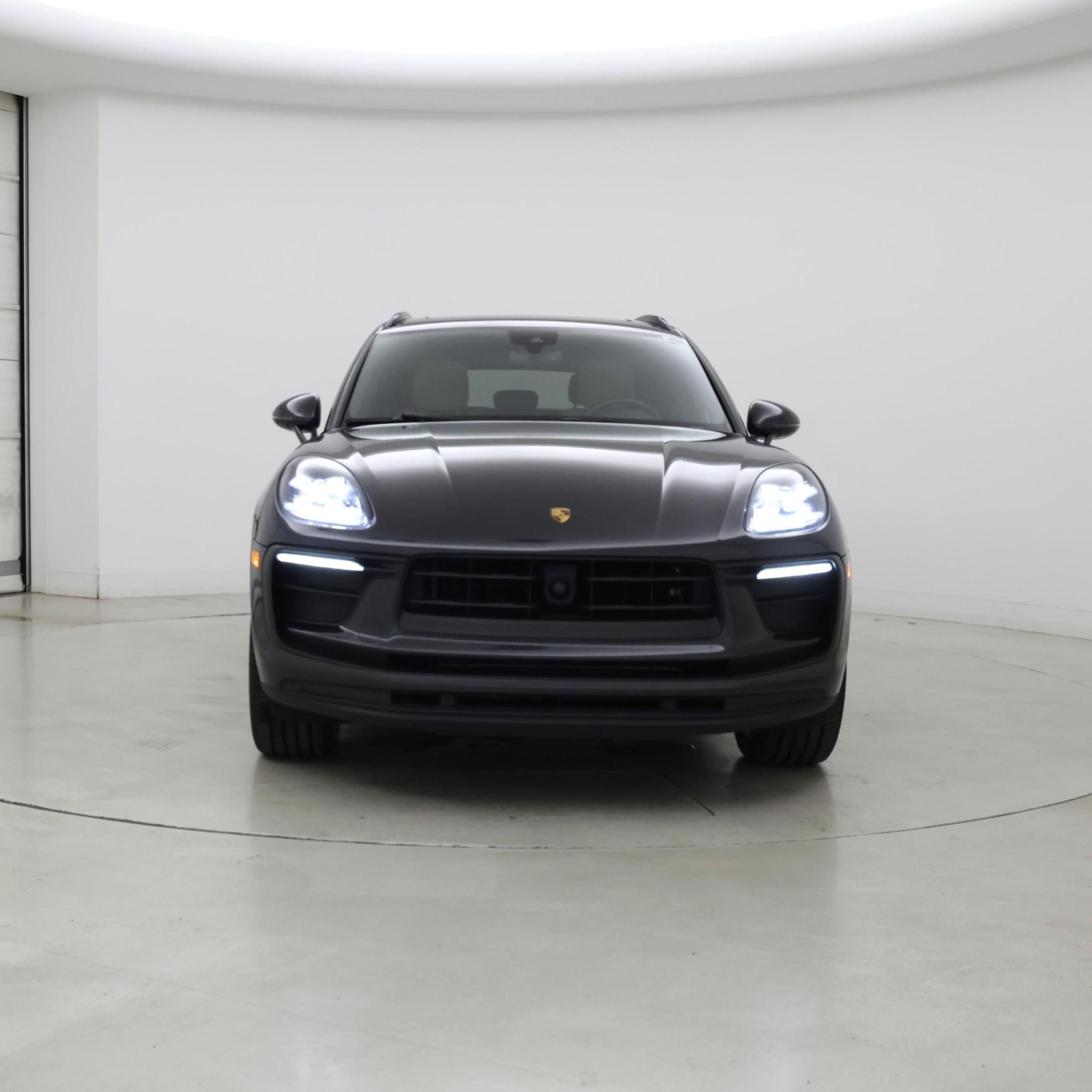 Thumbnail: 2023 Porsche Macan - 5