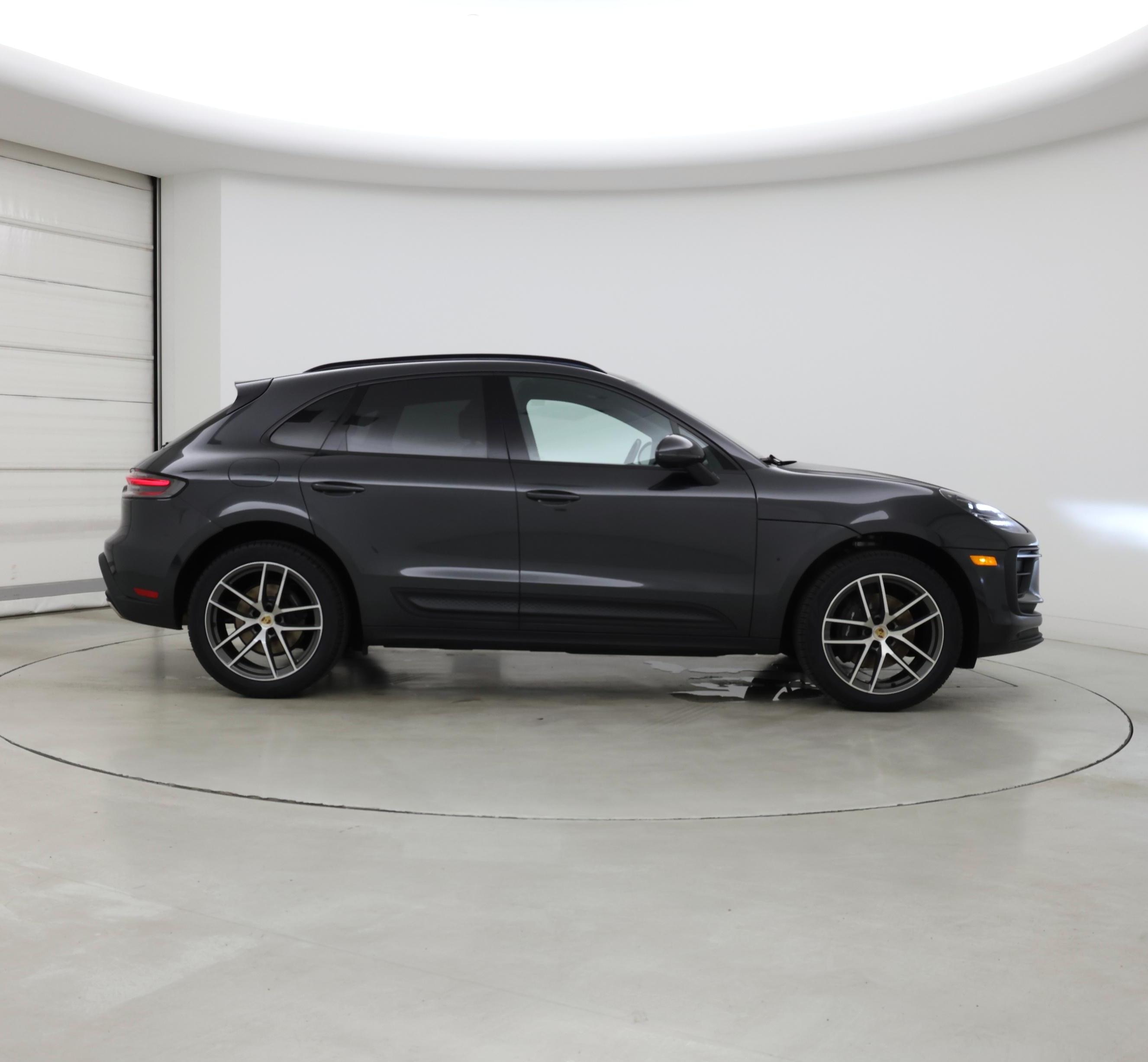 Thumbnail: 2023 Porsche Macan - 7