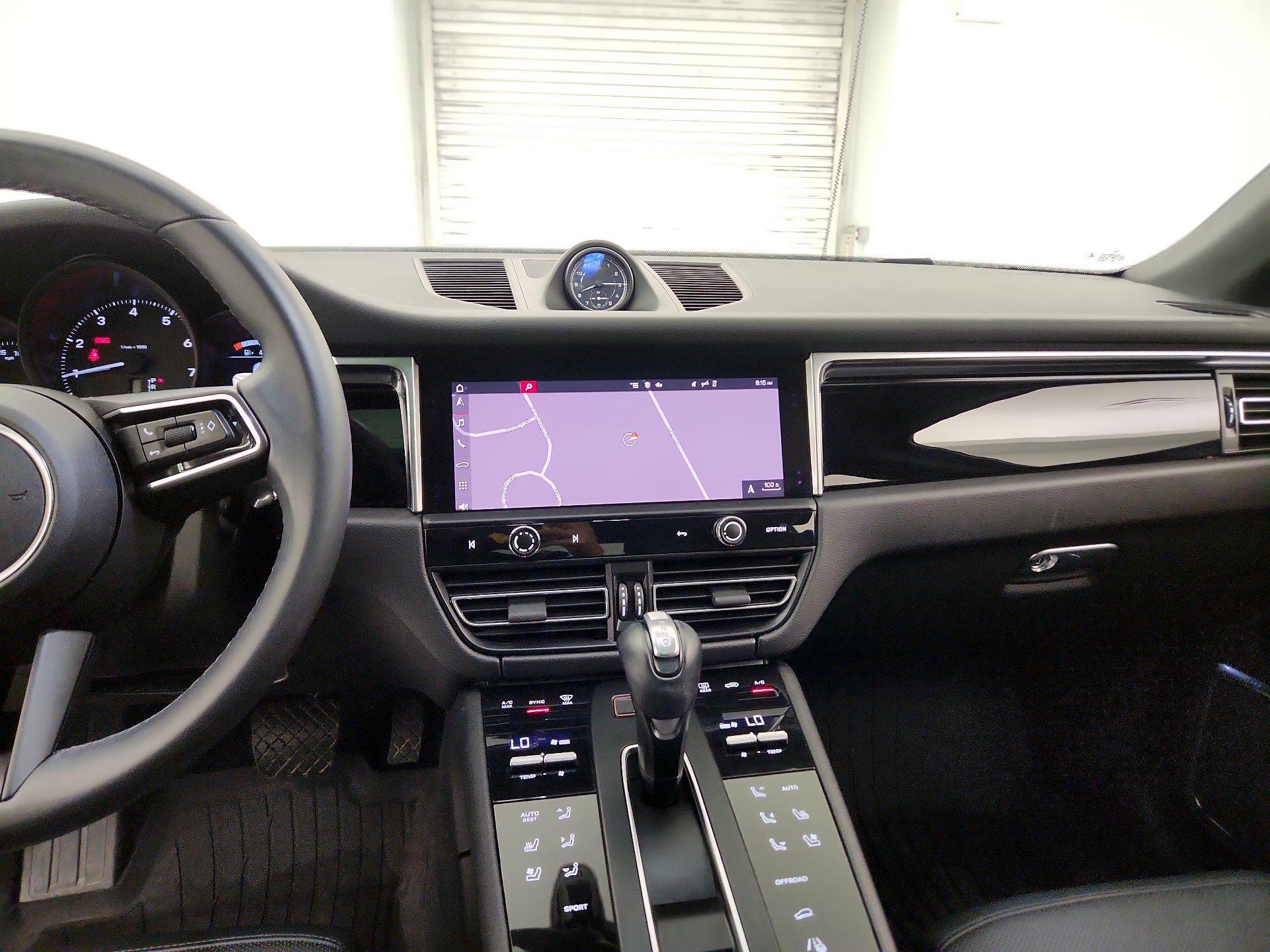 Thumbnail: 2023 Porsche Macan - 9